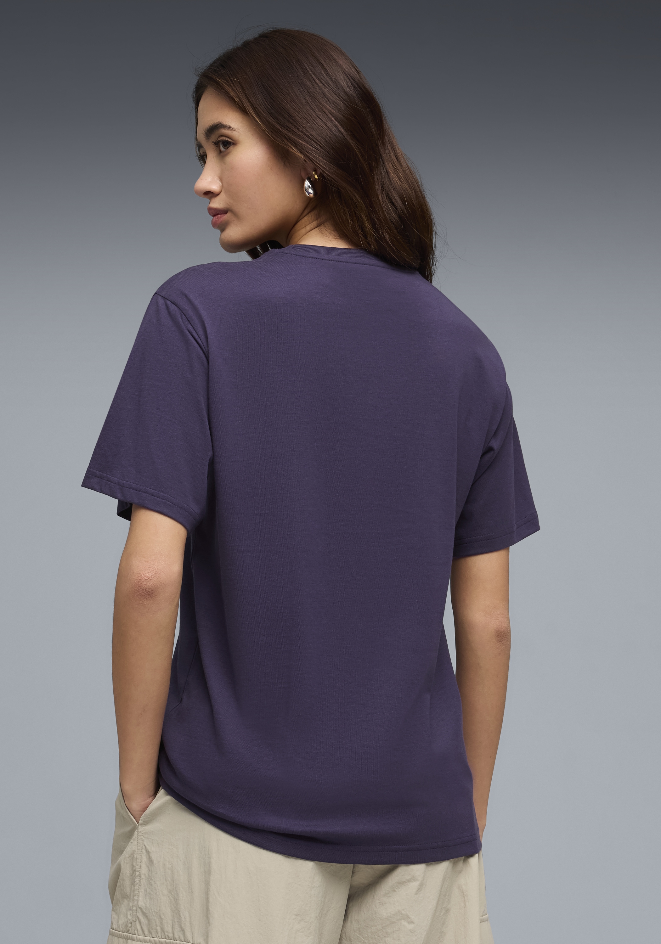 PUMA T-Shirt »GRAPHICS RELAXED FLOWER TEE« lockere Passform, Kurzarm, Rundhalsausschnitt