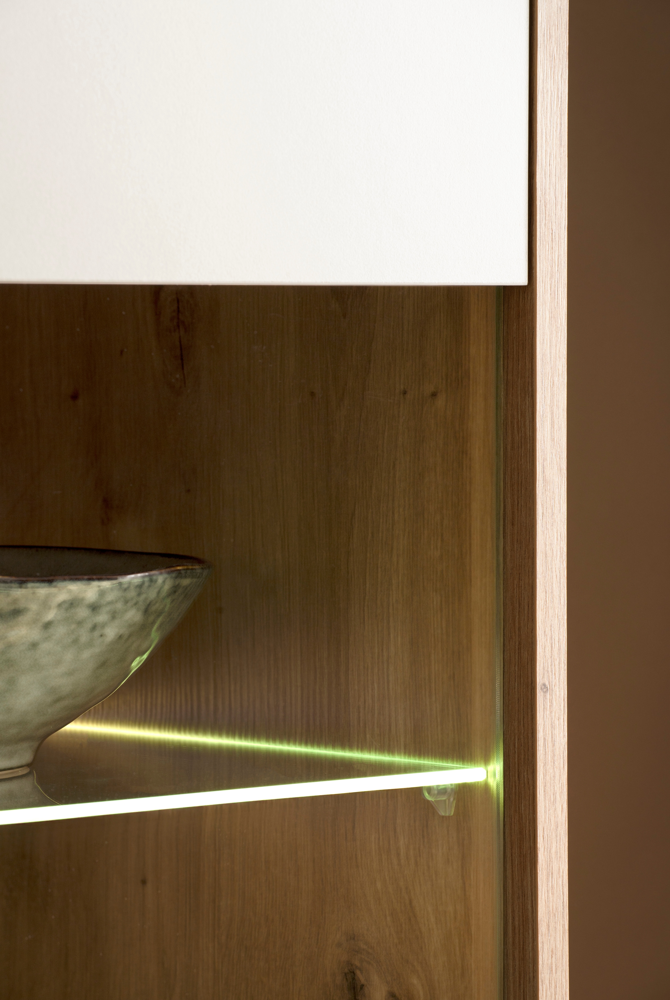 Home affaire Vitrine »Sonora, moderne Glasvitrine, Stauraumelement, Schrank« filigrane Rahmenoptik, ausreichend Stauraum, vielseitig einsetzbar