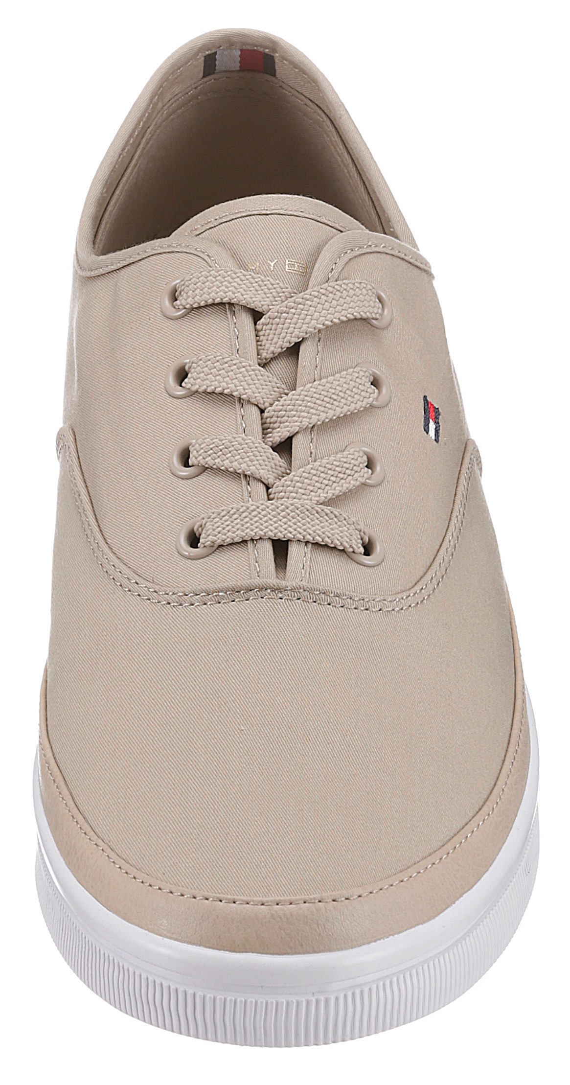 Tommy Hilfiger Sneaker »ESSENTIAL KESHA LACE SNEAKER«, gestickter Logoflagge, E-Weite, Freizeitschuh, Halbschuh, Schnürschuh