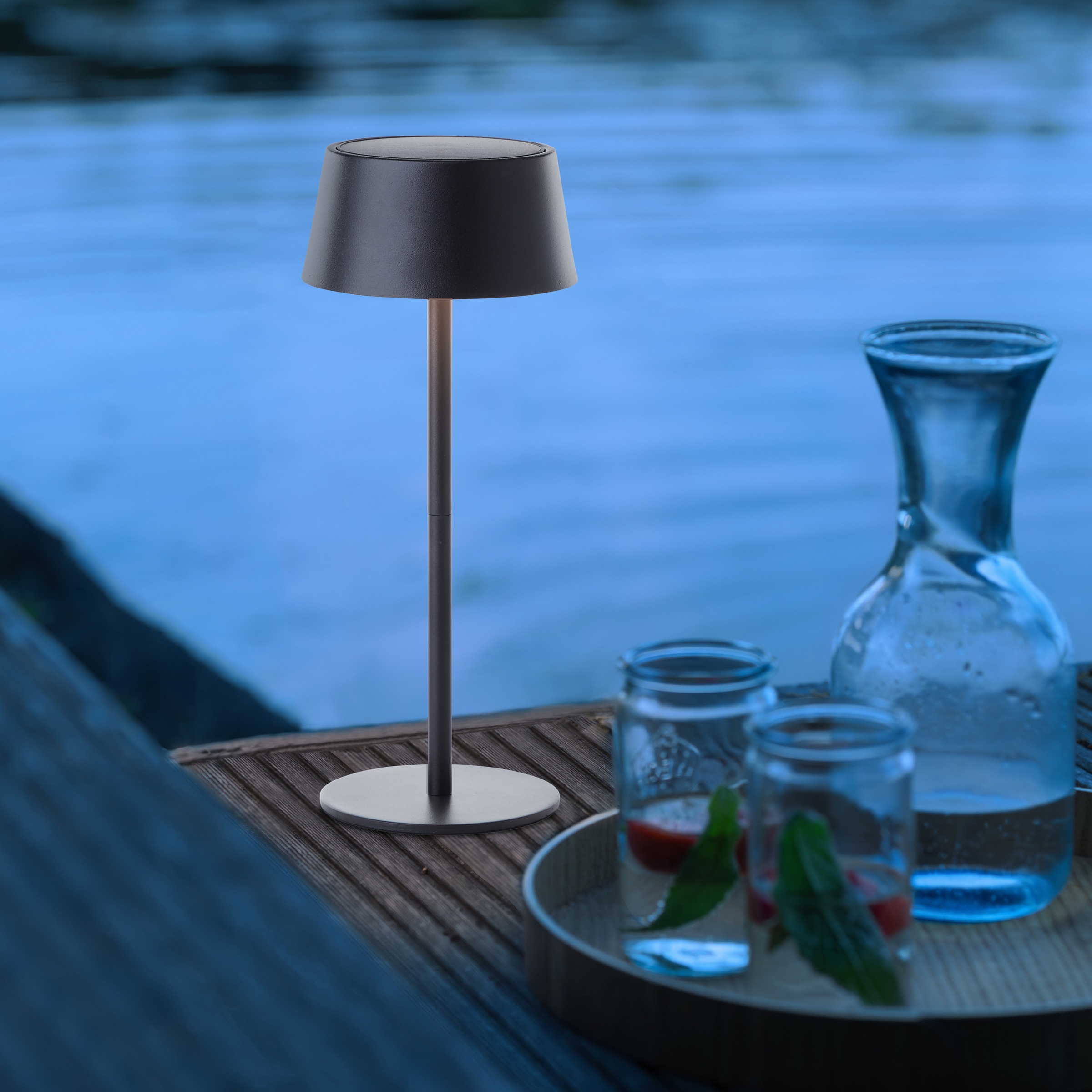 Brilliant LED Außen-Tischleuchte »Picco«, LED Außentischlampe Leuchte mit Solar in schwarz matt per USB ladbar
