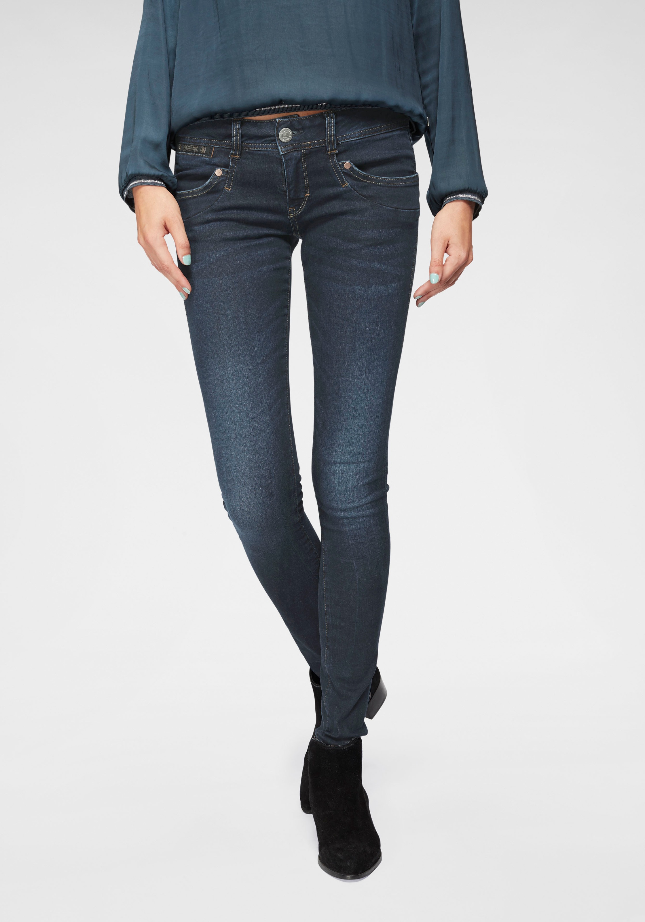 Herrlicher, Damen, »Piper Slim Denim« mit Zierknöpfen an den Gesäßtaschen, dull, Länge 30, 26 - Länge 30, dull, Slim Jeans von Herrlicher