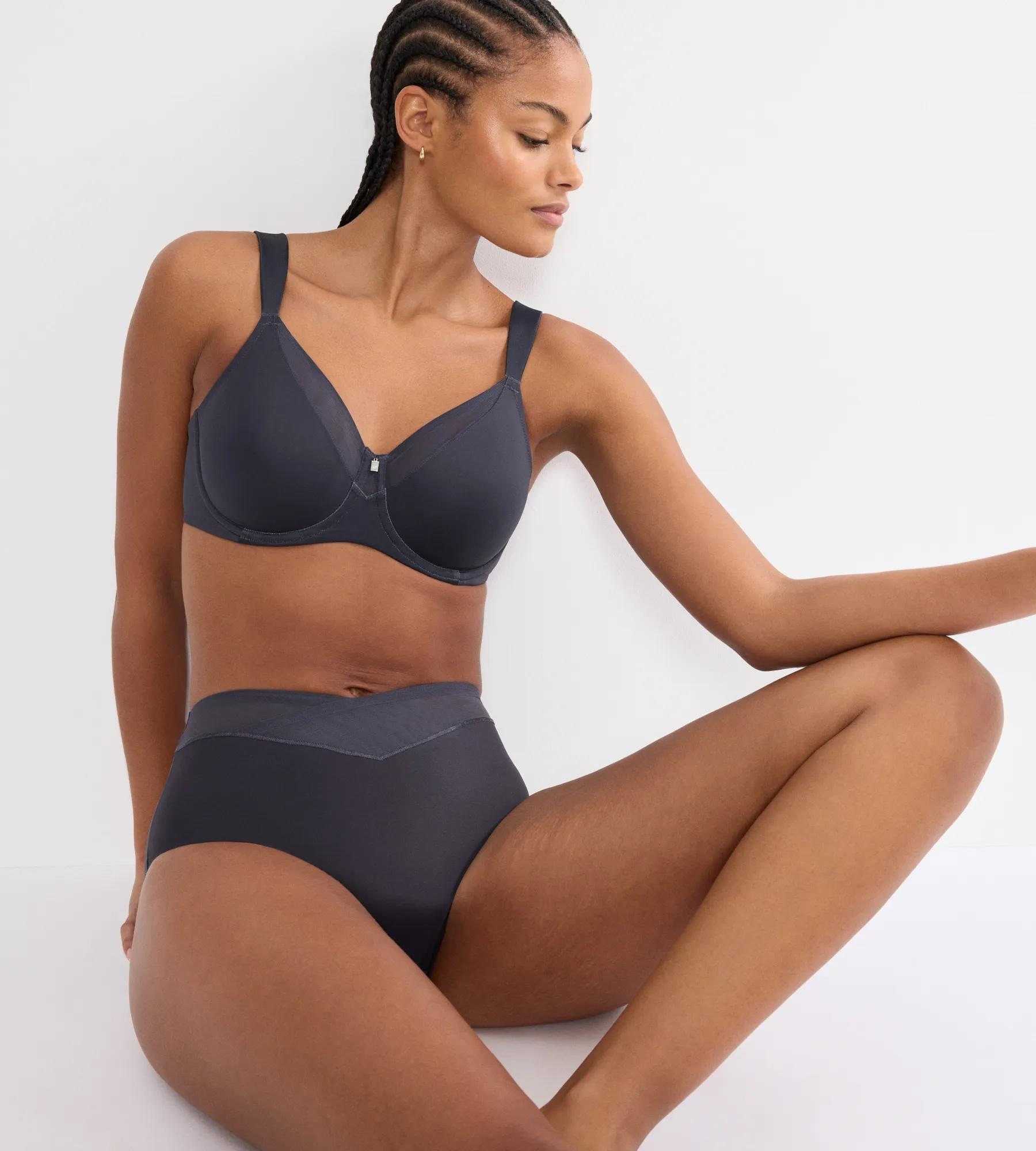 Triumph Bügel-BH »True Shape Sensation T W01« verkleinert die Brust optisch um eine Cup-Größe