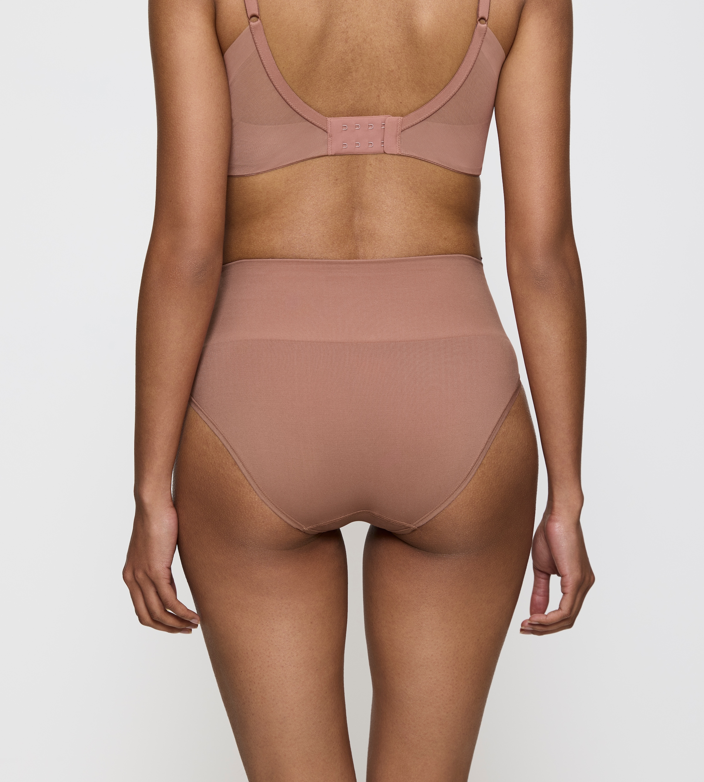 Triumph Shapingslip »Soft Sculpt« nahtlos, leicht formend, hoher Beinausschnitt