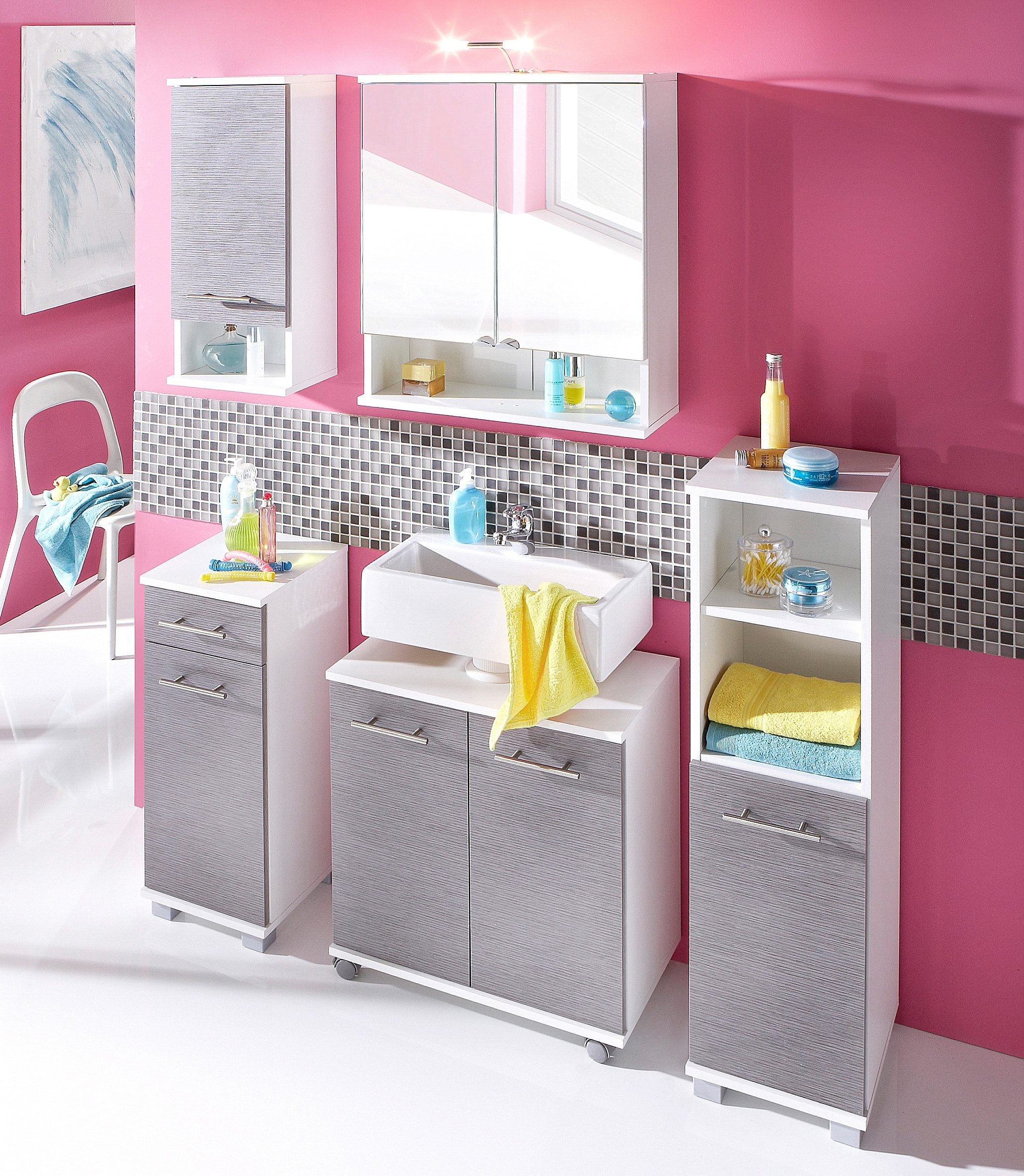 welltime Seitenschrank »Emmi, Breite 30 cm«, Wechselbarer Türanschlag, Metallbeschläge