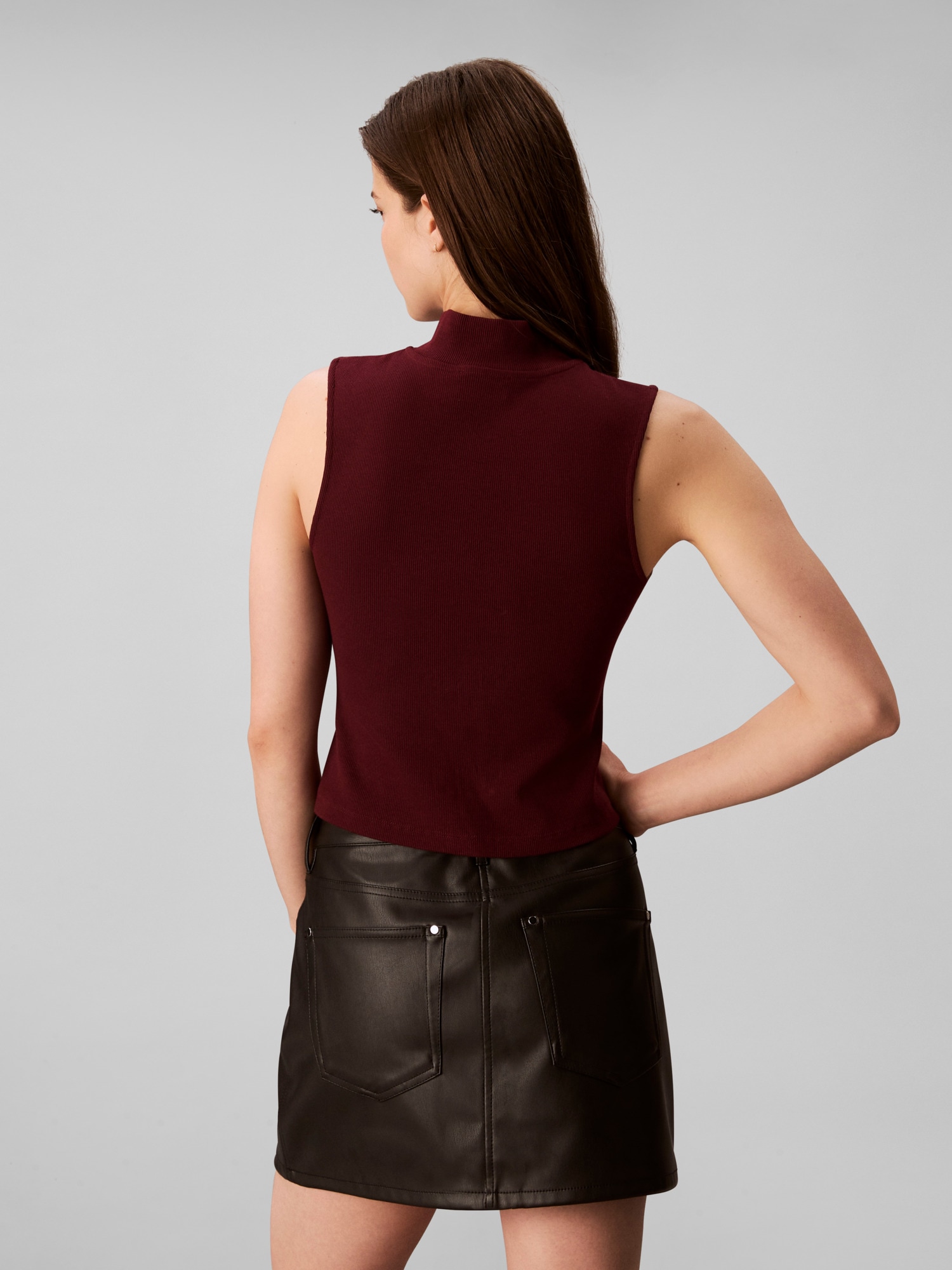 Calvin Klein Jeans Tanktop »A- WOVEN LABEL SL QZ TOP« Mit Rundhalsausschnitt