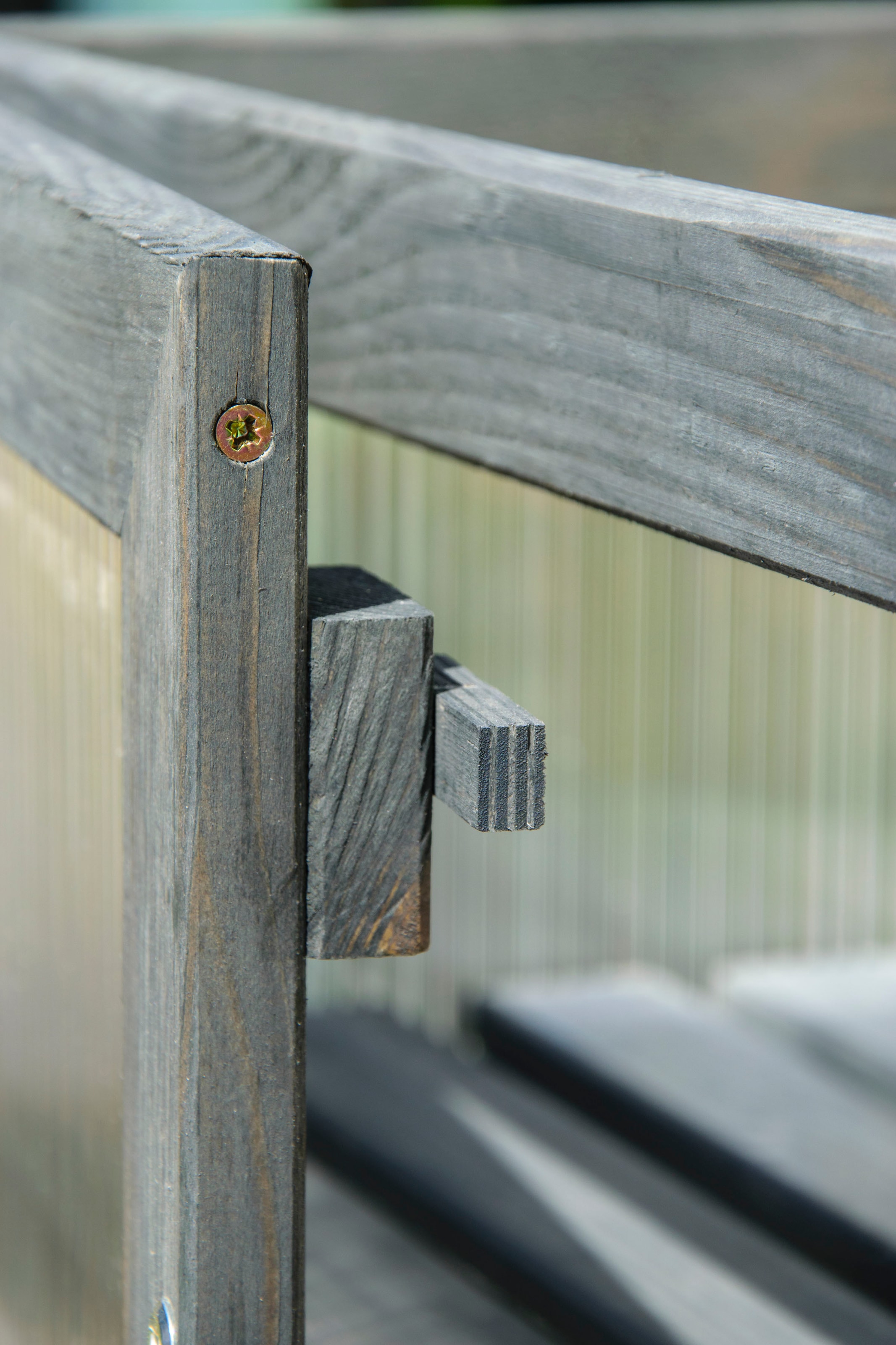 dobar Anzuchttopf »Dome«, großer Anzuchtschrank aus FSC®-zertifiziertem Kiefernholz, Anthrazit