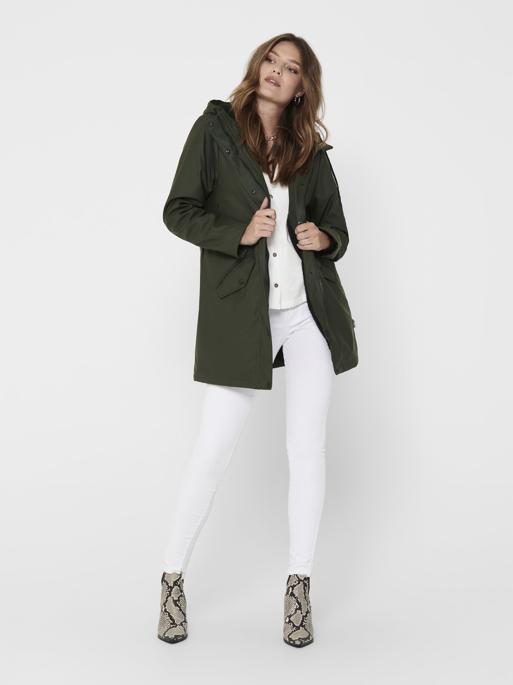 ONLY Funktionsmantel »ONLSALLY RAINCOAT OTW NOOS«, mit Kapuze und Teddyplüschfutter