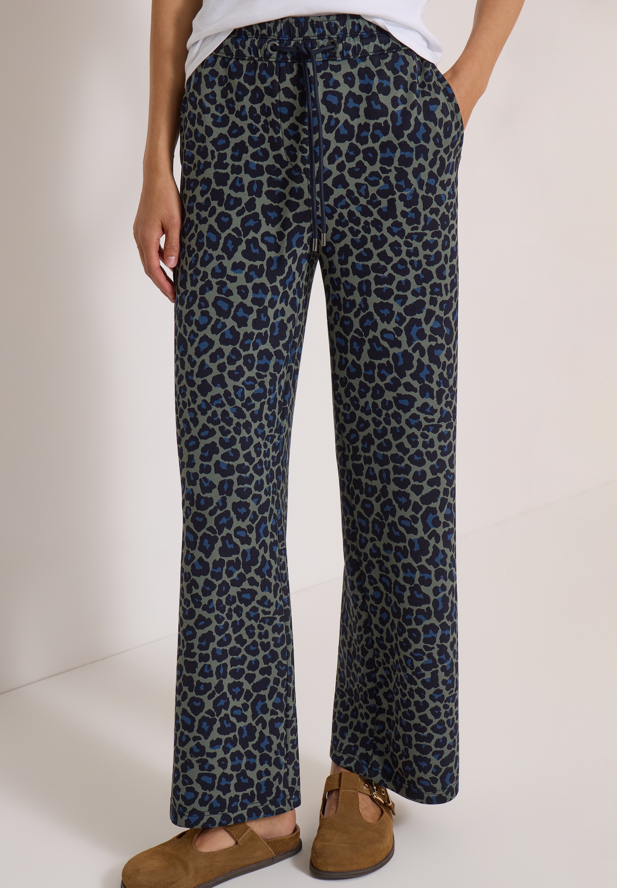 Cecil Stoffhose »Style Neele«  Viskosemix in Silk-Touch-Qualität, Elastikbund, Animal Print