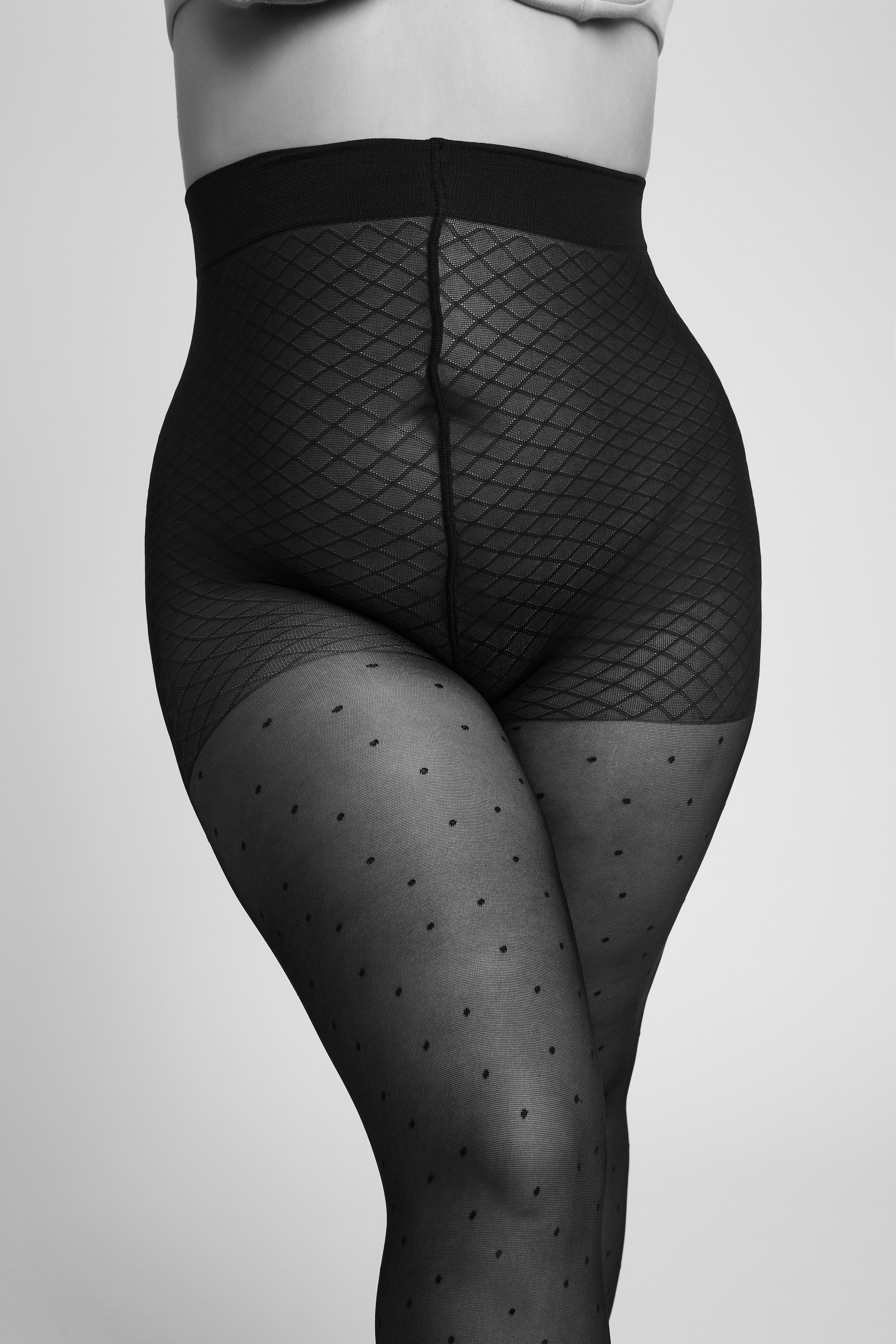 Camano Feinstrumpfhose »fine curvy«, mit dezentem Tupfen-Allover