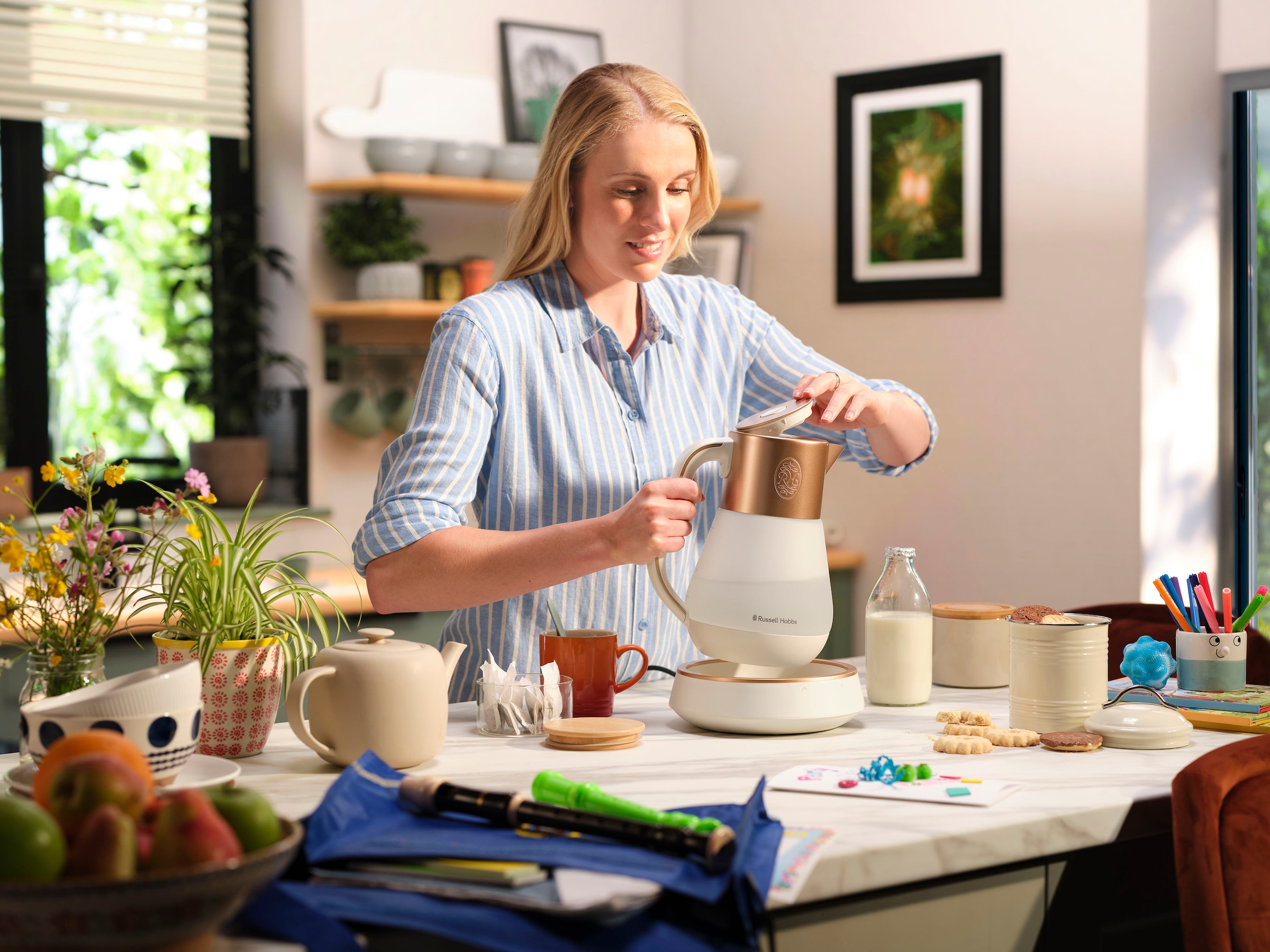 RUSSELL HOBBS Wasserkocher »Calm 27450-70«, 1,7 l, 2400 W, mit Temperatureinstellung, Innenbeleuchtung und beruhigenden Klängen