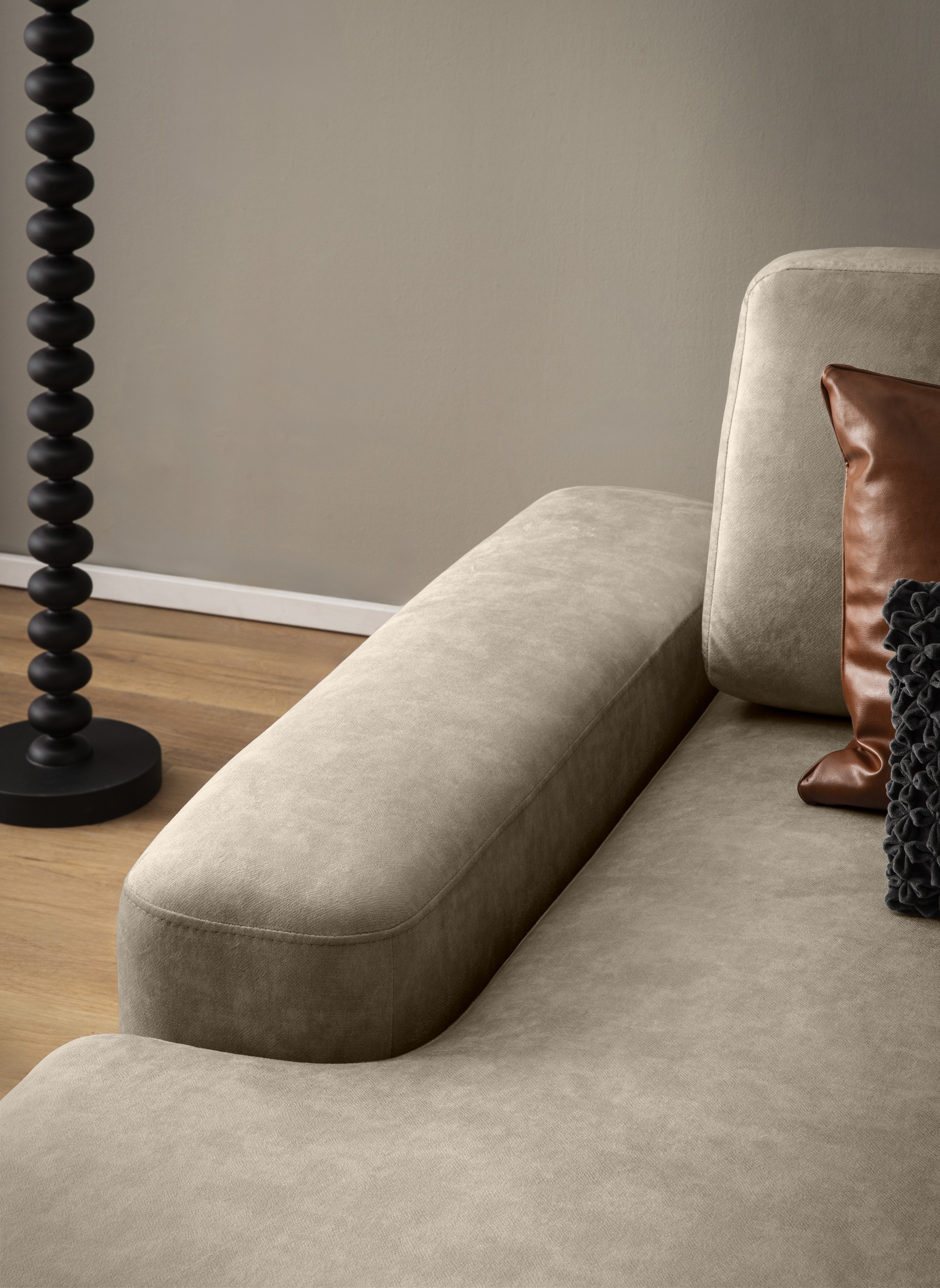 INOSIGN Ecksofa »TORGE, Schlafsofa Cord, Samtvelours u. Strukur fein, Couch in L-Form«, Schlaffunktion und Bettkasten, Liegefläche: 210x125 cm, neues Design