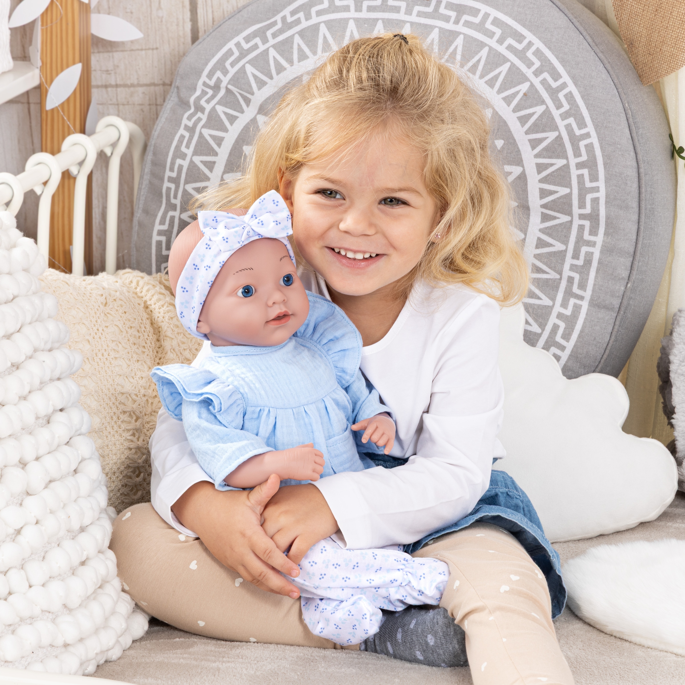 Bayer Babypuppe »Reborn 38 cm blau« sieht aus wie ein echtes Baby
