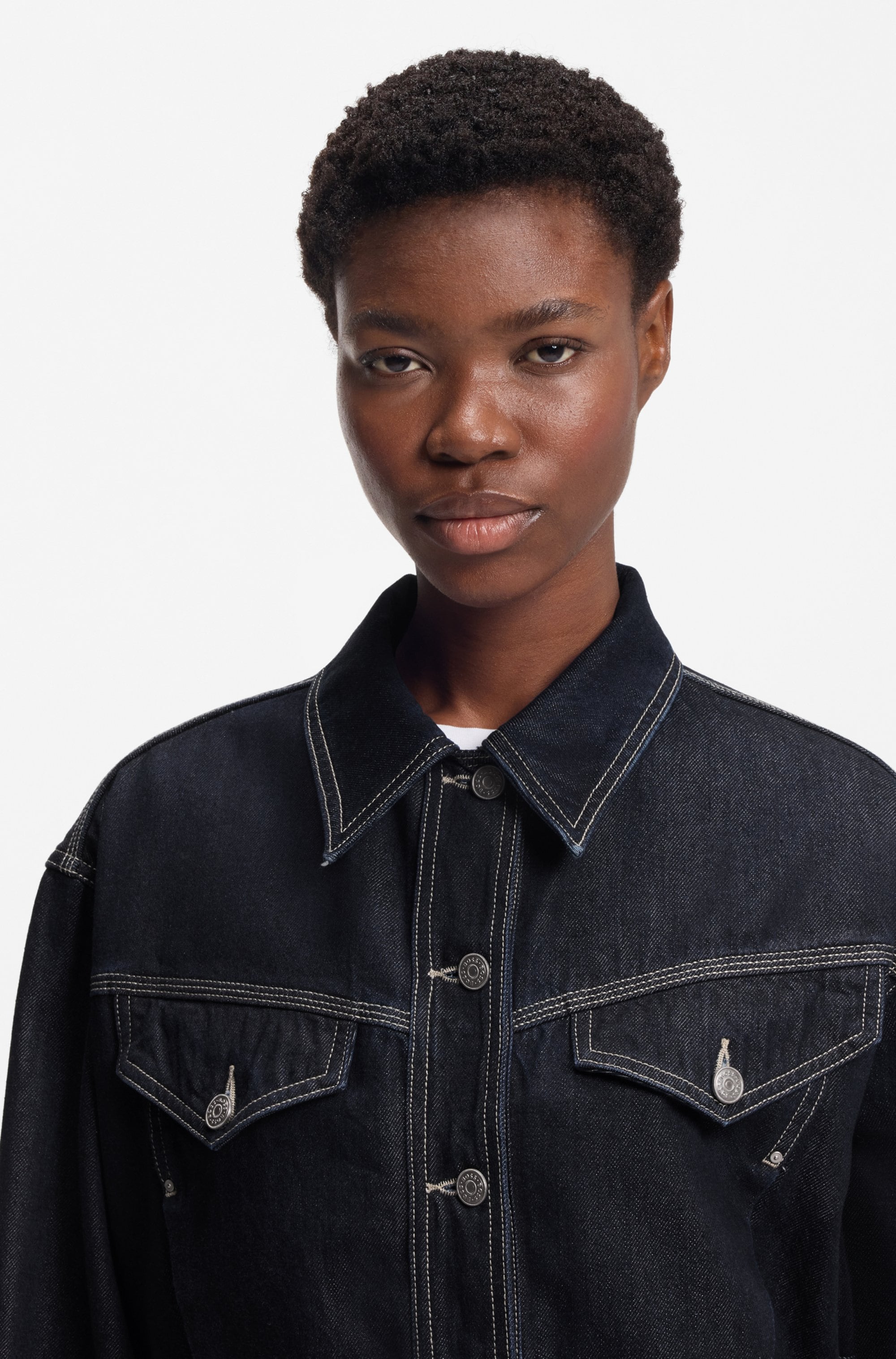 BOSS ORANGE Jeansjacke »BOMBER TRUCKER 1.0 Premium Damenmode« in Cropped-Länge