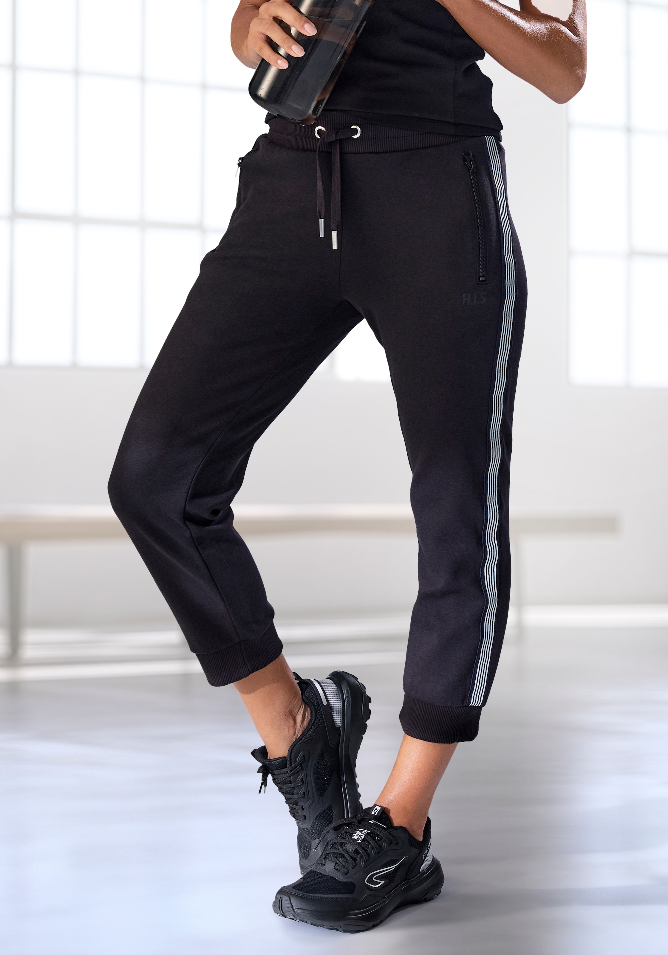 H.I.S Relax-Caprihose  mit seitlichen Tapestreifen