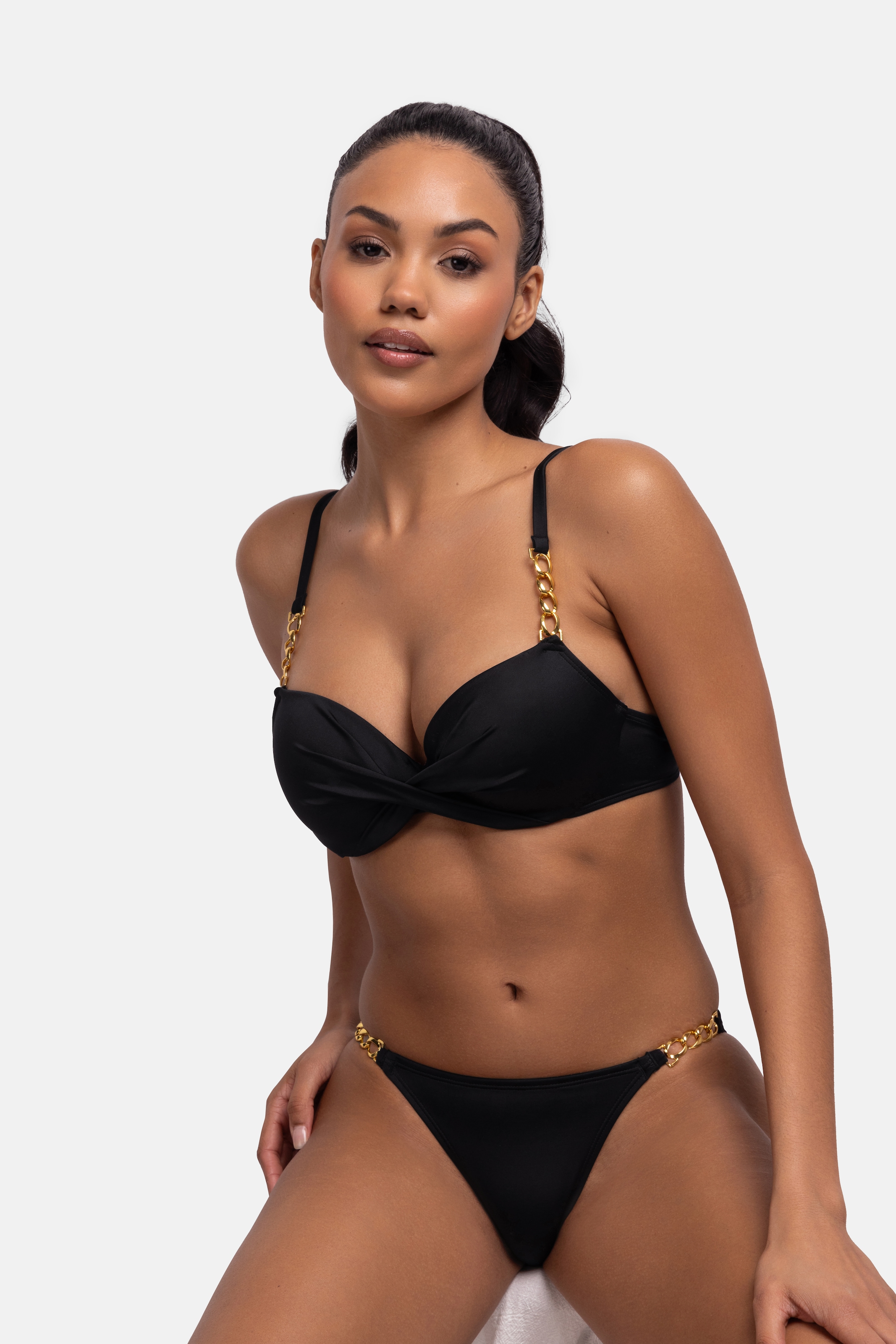 Dorina Bikini-Hose »FILAO«, Mit modischen goldfarbenen Kettendetails