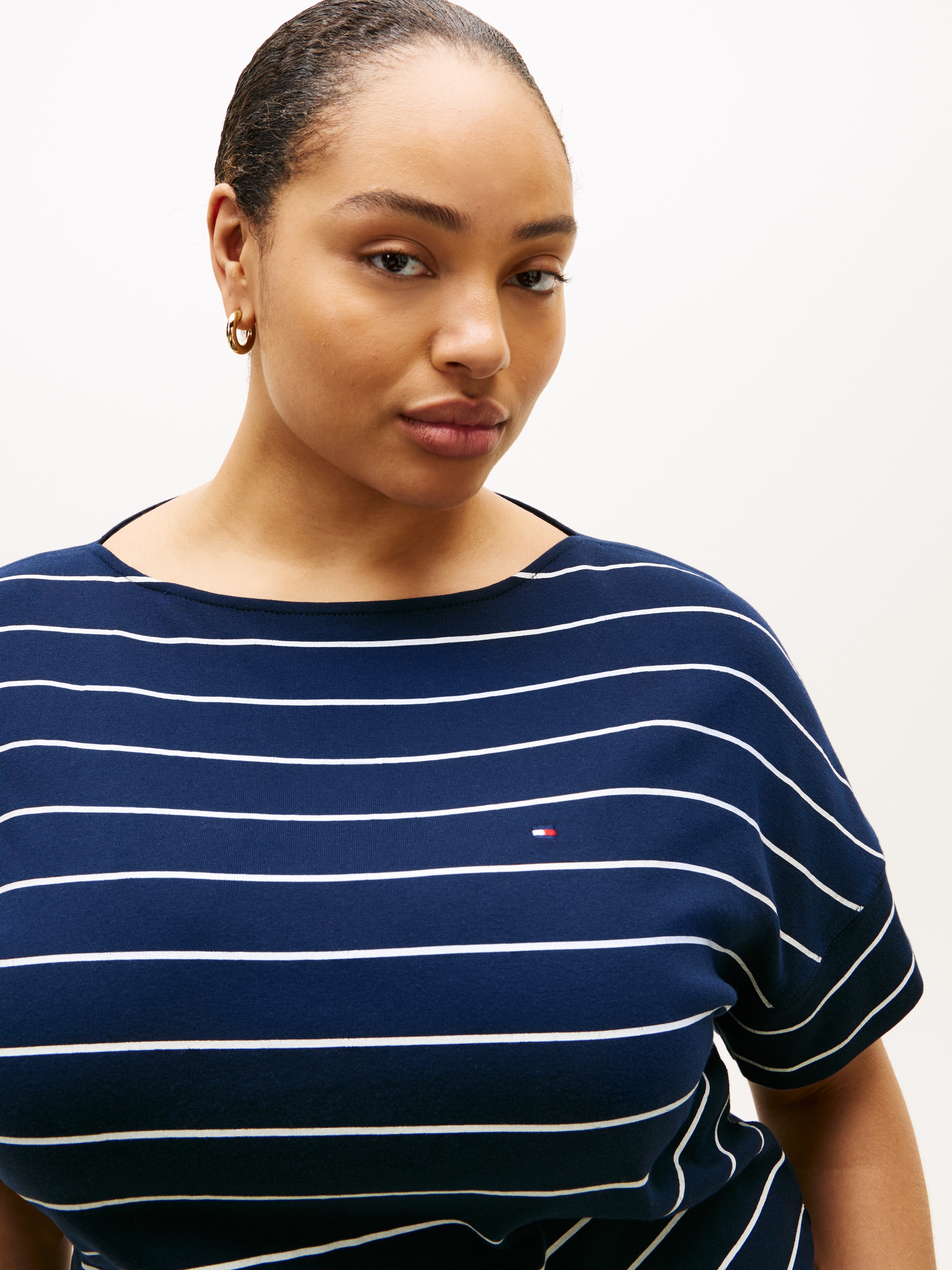 Tommy Hilfiger Curve Kurzarmshirt »CRV MDRN CODY CAP SLV C-NK TEE« in großen Größen