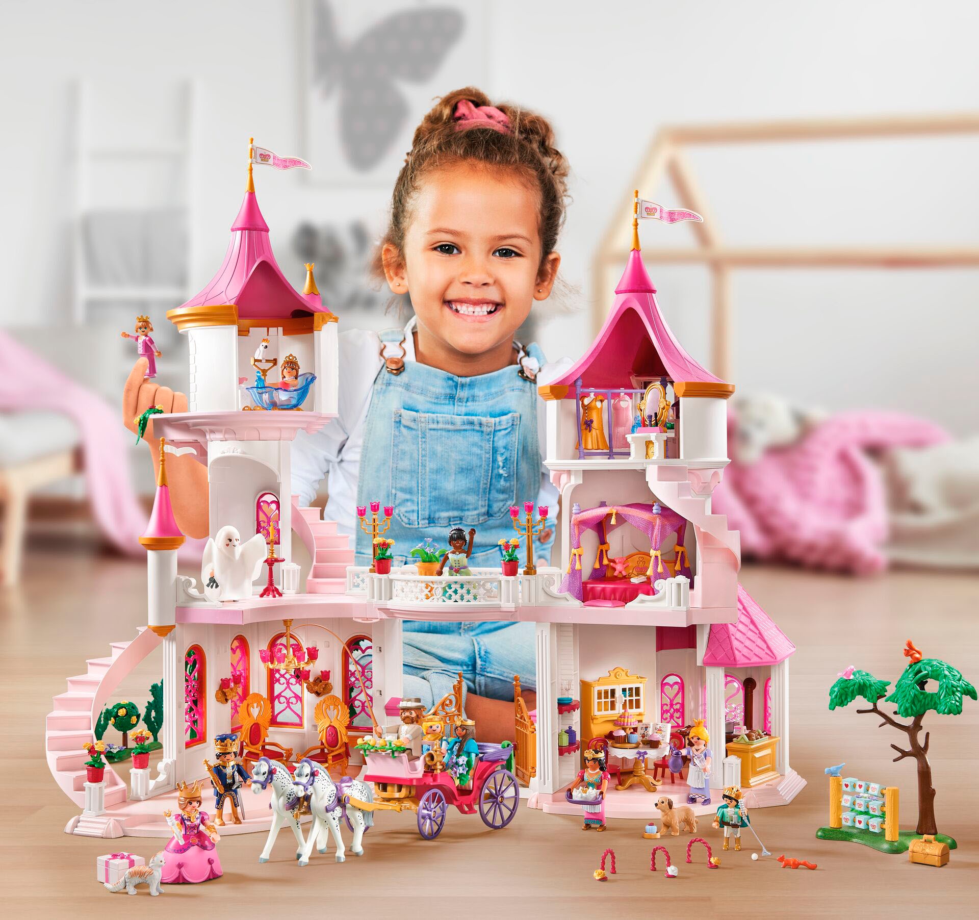Playmobil® Konstruktions-Spielset »Prinzessinnenschloss mit Königspaar (71845), Playmobil Princess Magic«, (422 St.), Made in Germany