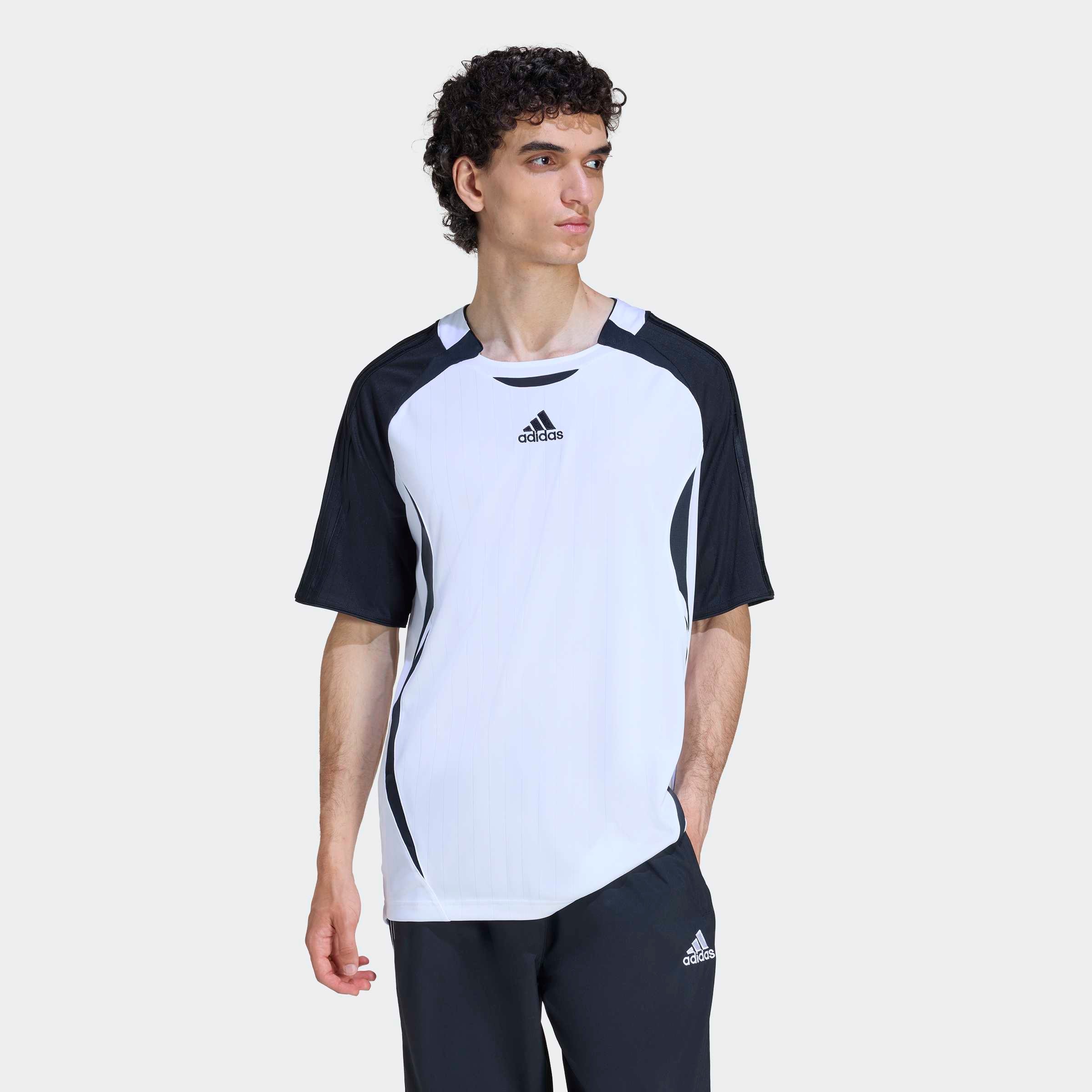 adidas Originals T-Shirt »TEAMGEIST TEE« sportlicher Look, Kurzarm, mit Rundhalsausschnitt