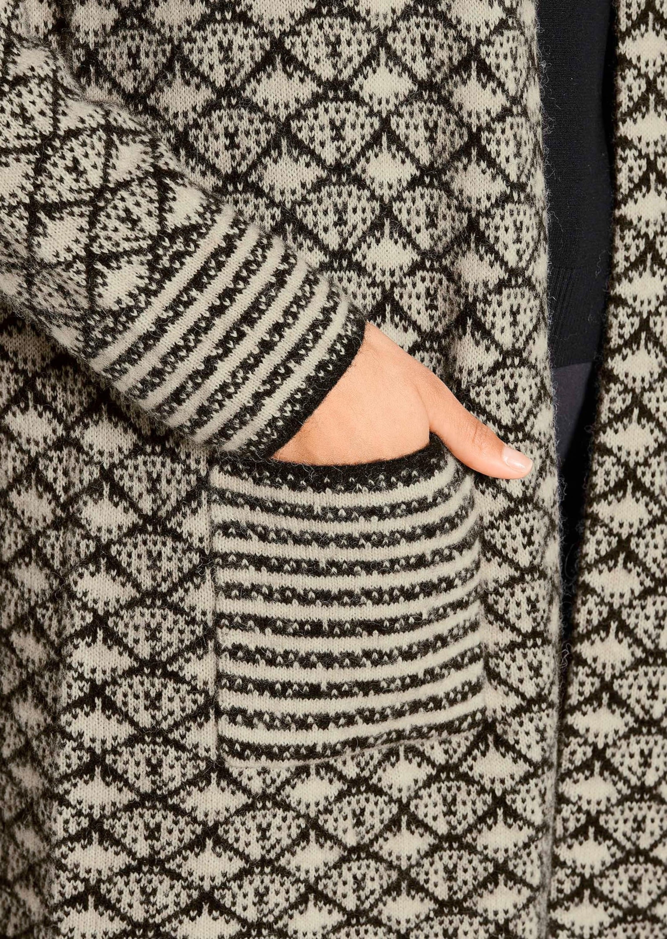 MADELEINE Strickjacke »Strickjacke Herbstcardigan mit grafischem Muster« Oversized Strickjacke lang