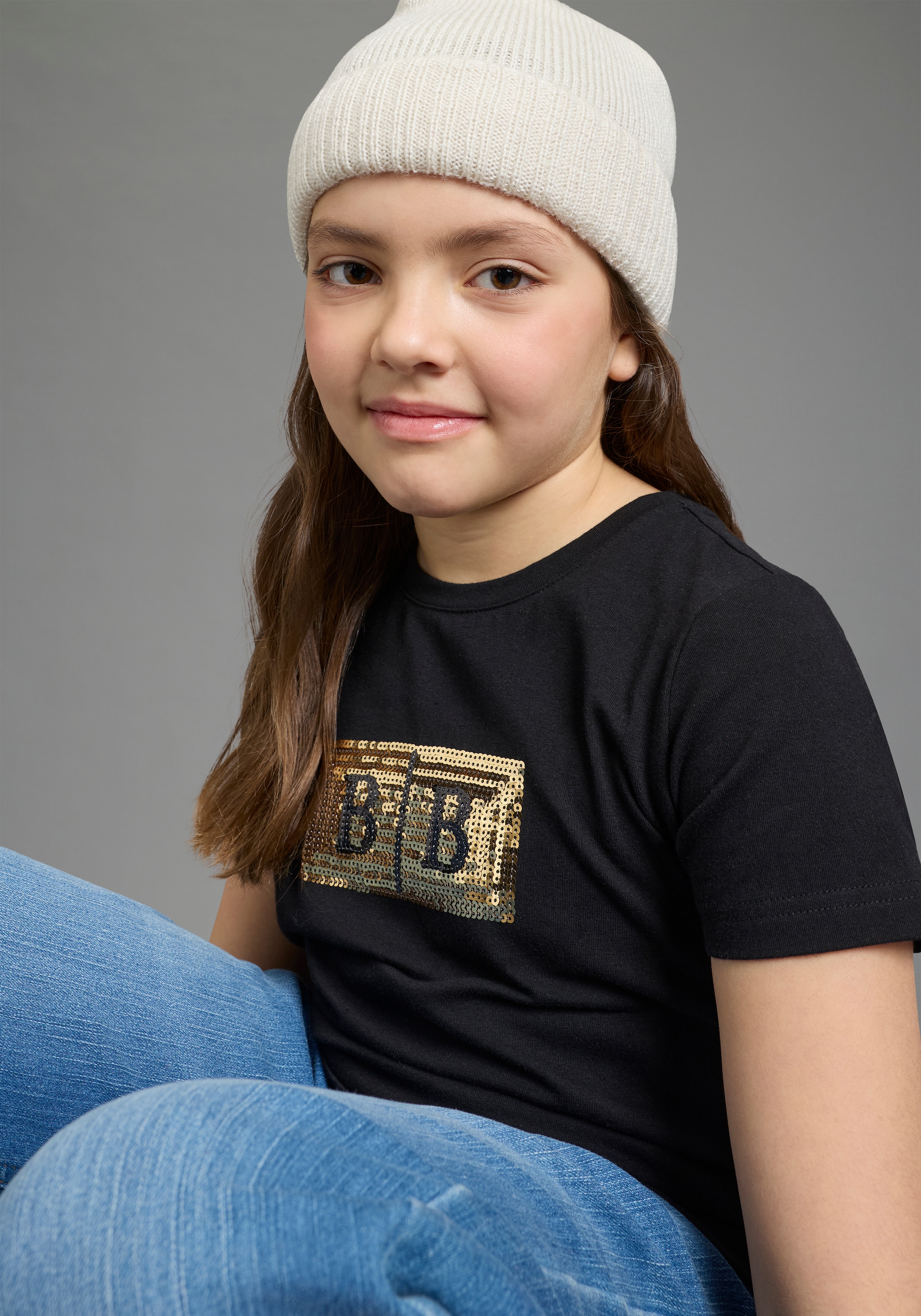 Bruno Banani T-Shirt »Banani Paillettenshirt für modische Girls« modische Basic-Passform, Kurzarm, mit Pailletten und Print