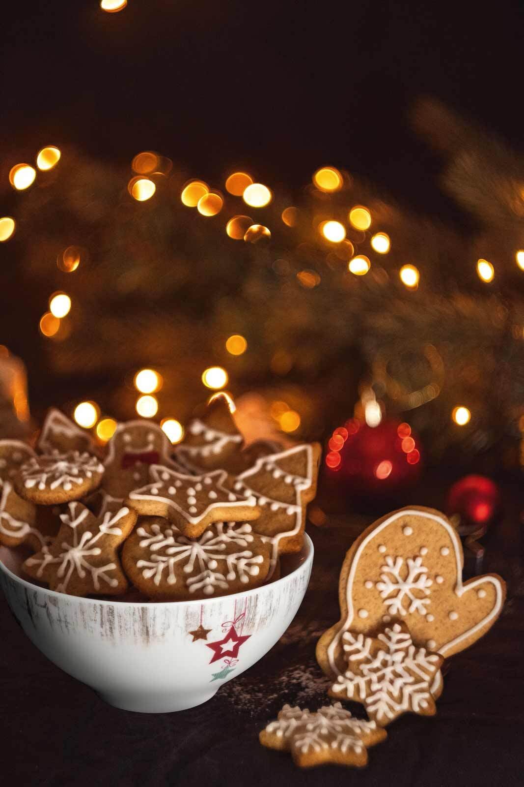 Seltmann Weiden Geschirr-Set »Frühstücks-Set Life Christmas 18er Set weiß-braun« Spülmaschinengeeignet, Mikrowellengeeignet, Ofenfest, Salamandergeeignet, Kühlschrankgeeignet, Gefrierschrankgeeignet