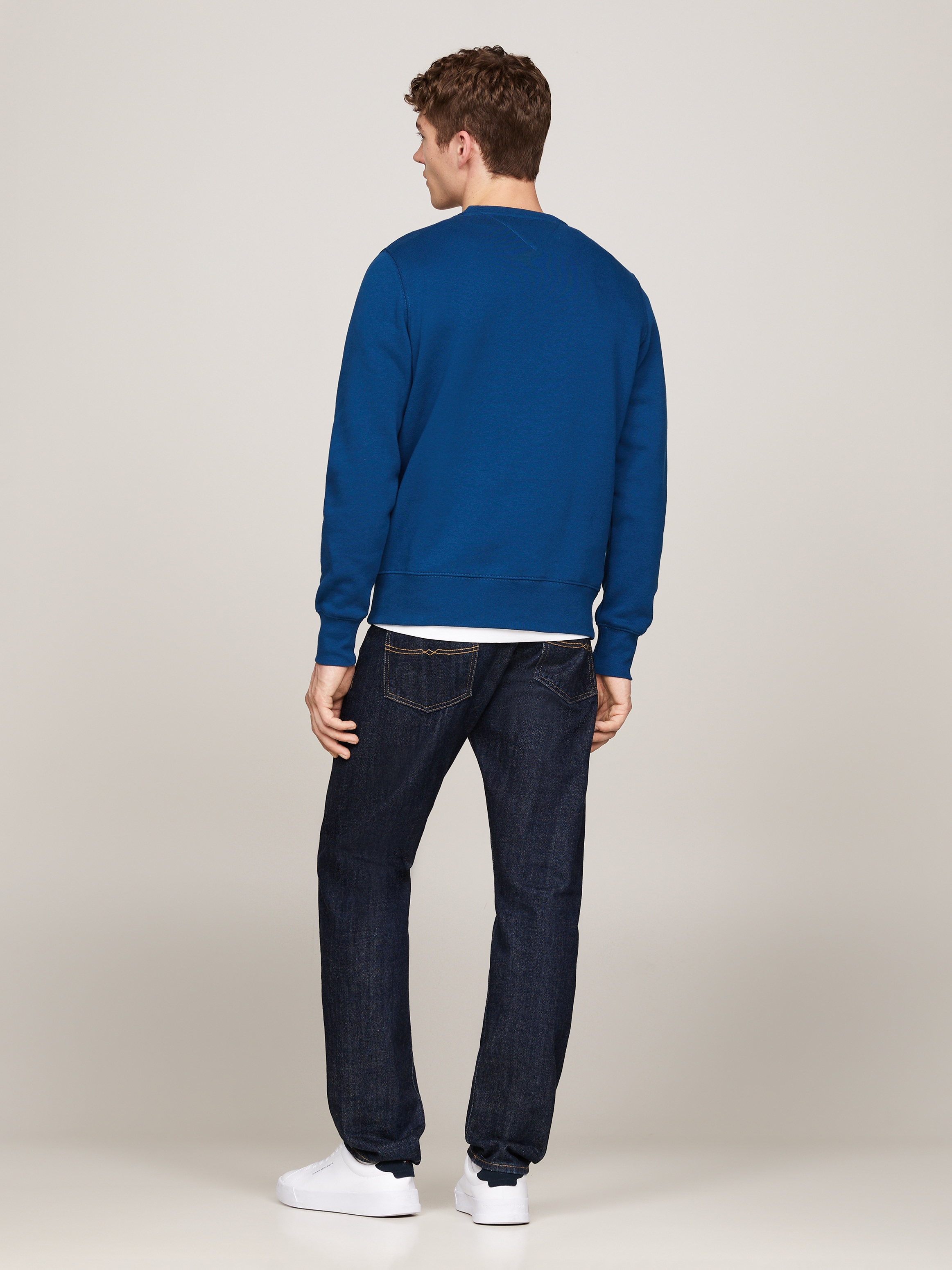Tommy Hilfiger Sweatshirt »HILFIGER FLAG EMBRO SWEATSHIRT«, mehrfarbige Stickerei auf der Brust
