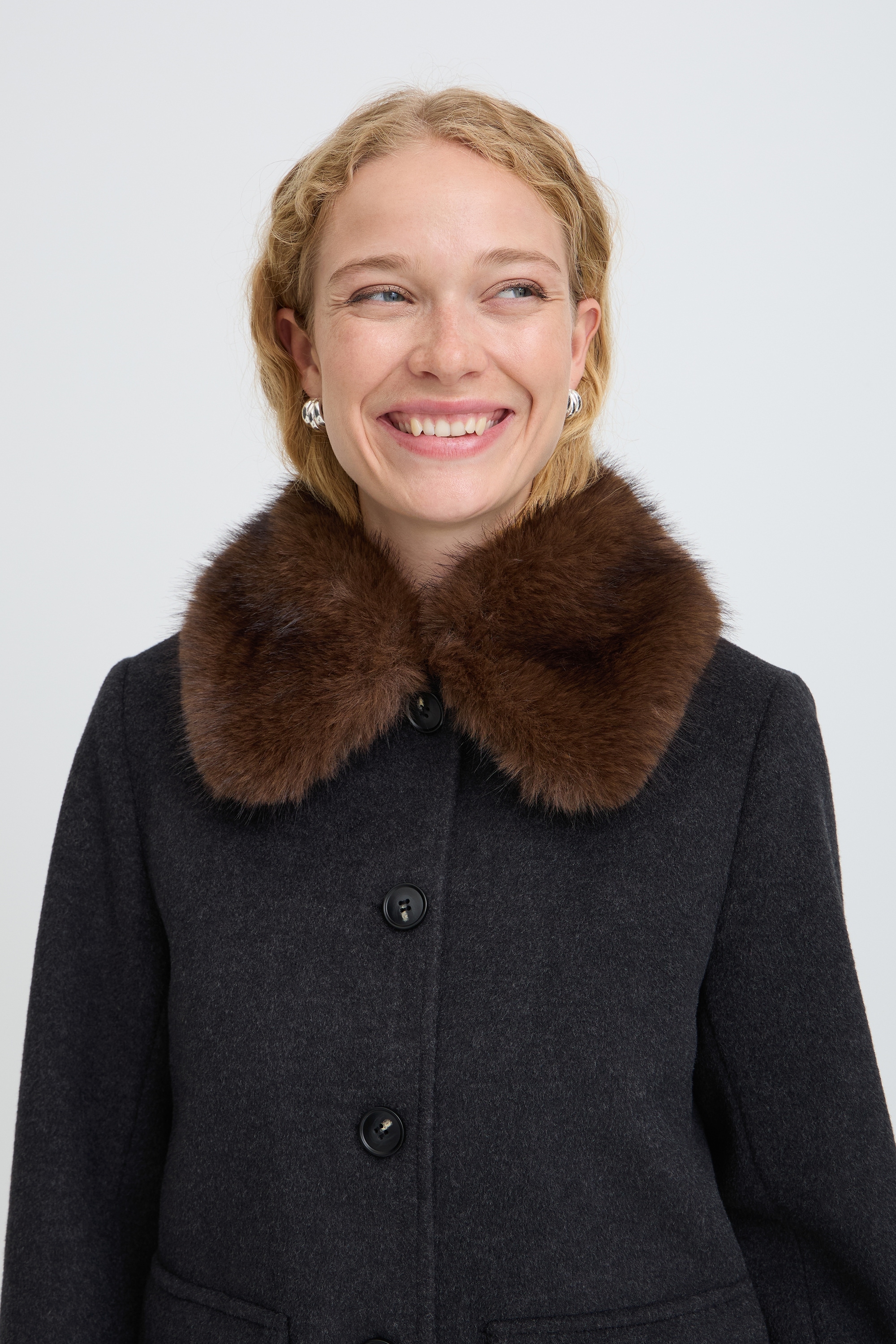 b.young Outdoorjacke »Damen Übergangsjacke BYBECILA«