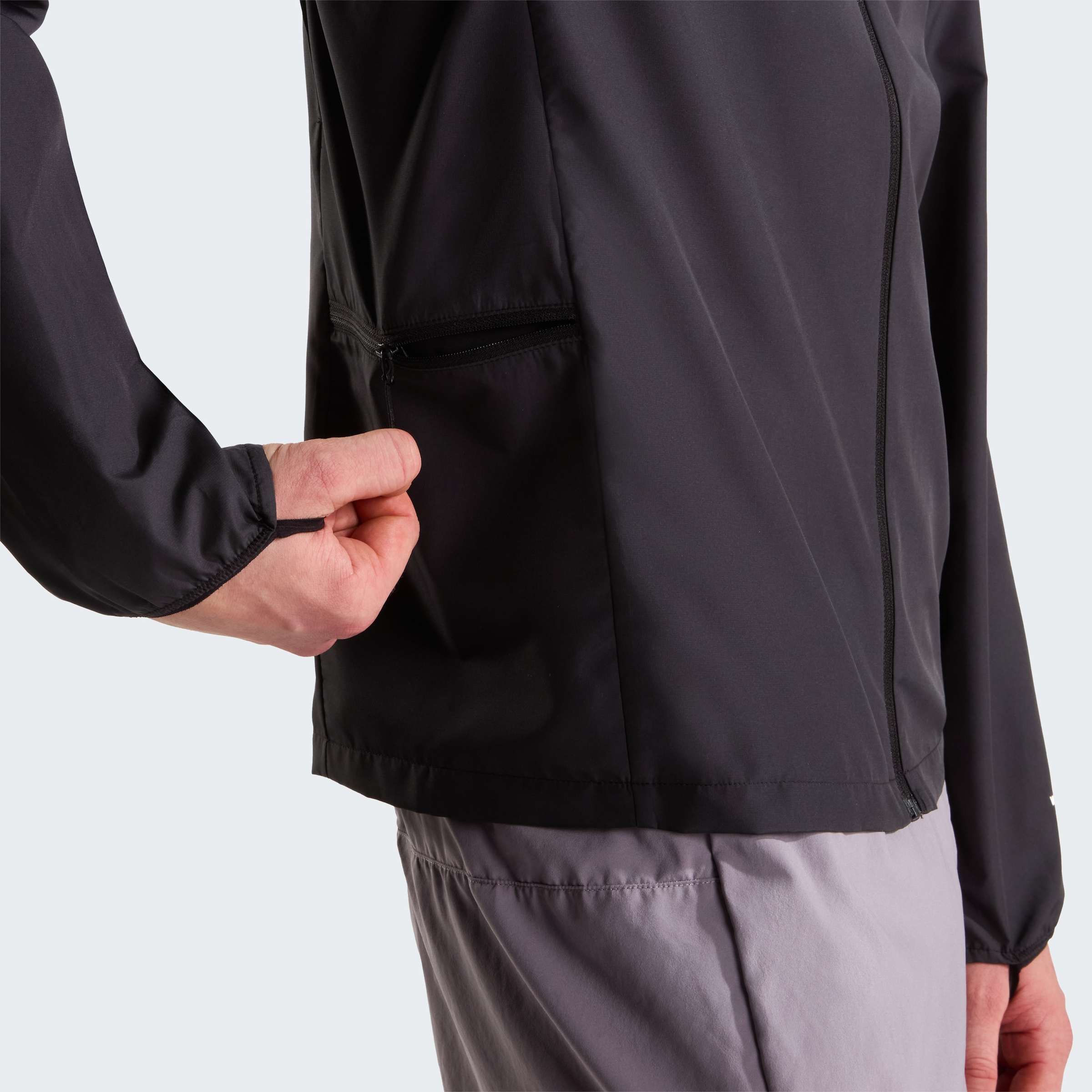 The North Face Windbreaker »M FONTANALES WIND JACKET« sportlicher Stil, für Sport- und Outdooraktivitäten, mit Packtasche