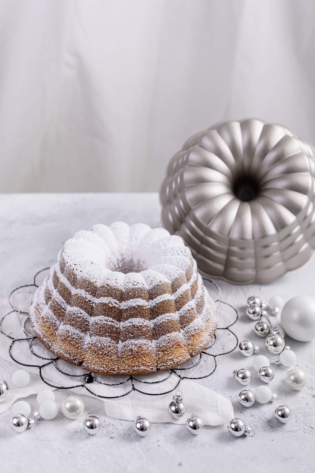 Dr. Oetker Küchenhelfer Gugelhupfform »Floral« Gugelhupfform, Backform Floral, +230°, Antihaftbeschichtung