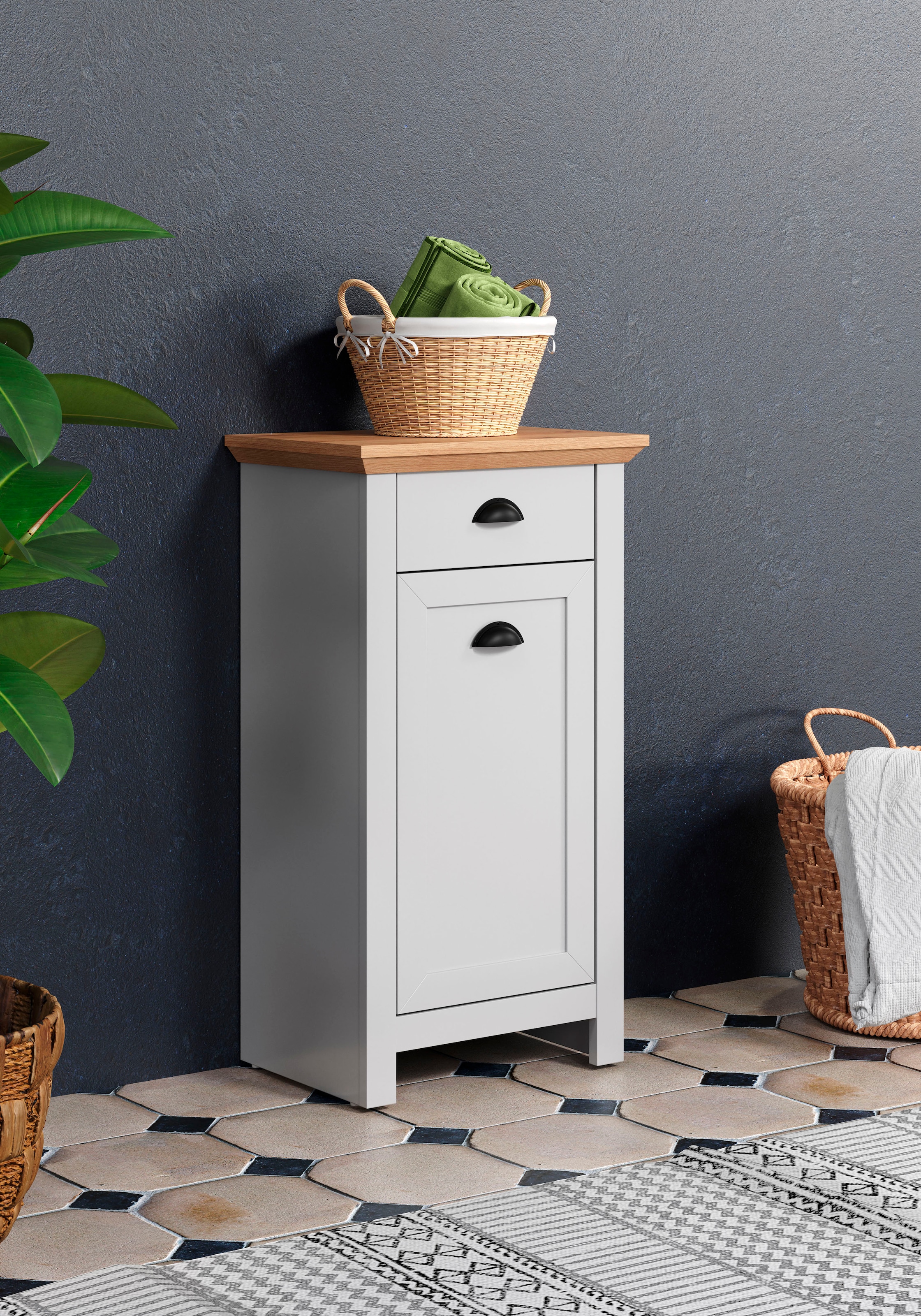 Home affaire Badkommode, Unterschrank mit Muschelgriffen im Landhausstil - (B/T/H) 46/33/84 cm