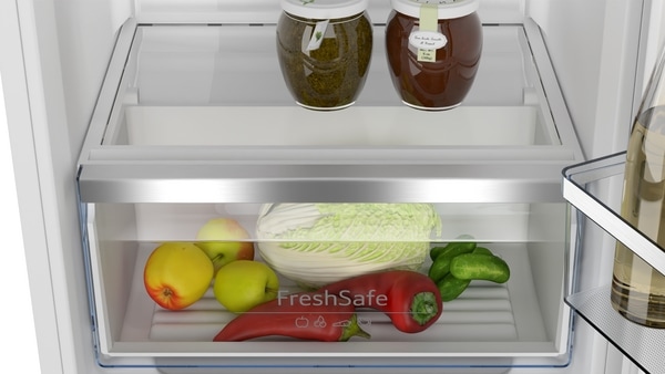 NEFF Einbaukühlschrank »KI1412FE0«, KI1412FE0, 122,5 cm hoch, 56 cm breit, Fresh Safe: Schublade für flexible Lagerung von Obst & Gemüse