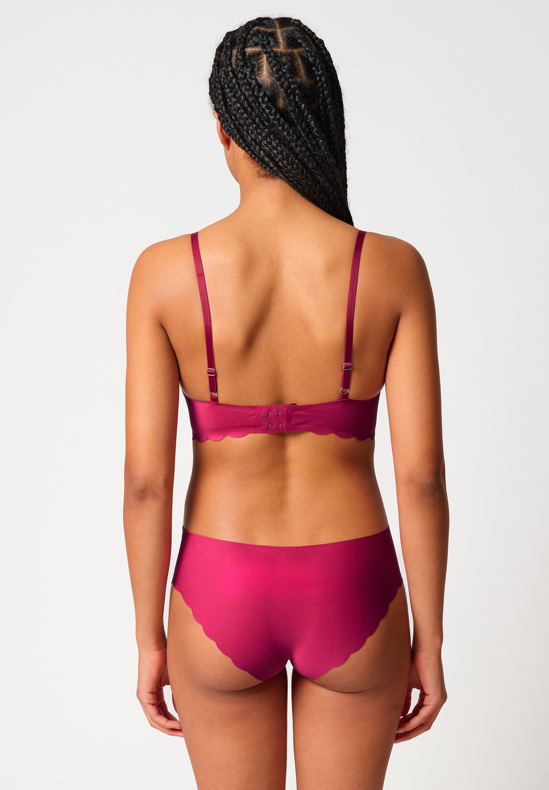 Skiny Soft-BH »Micro Essentials« herausnehmbare Pads,  V-Ausschnitt, Unsichtbar-Effekt, mit Bogenkante