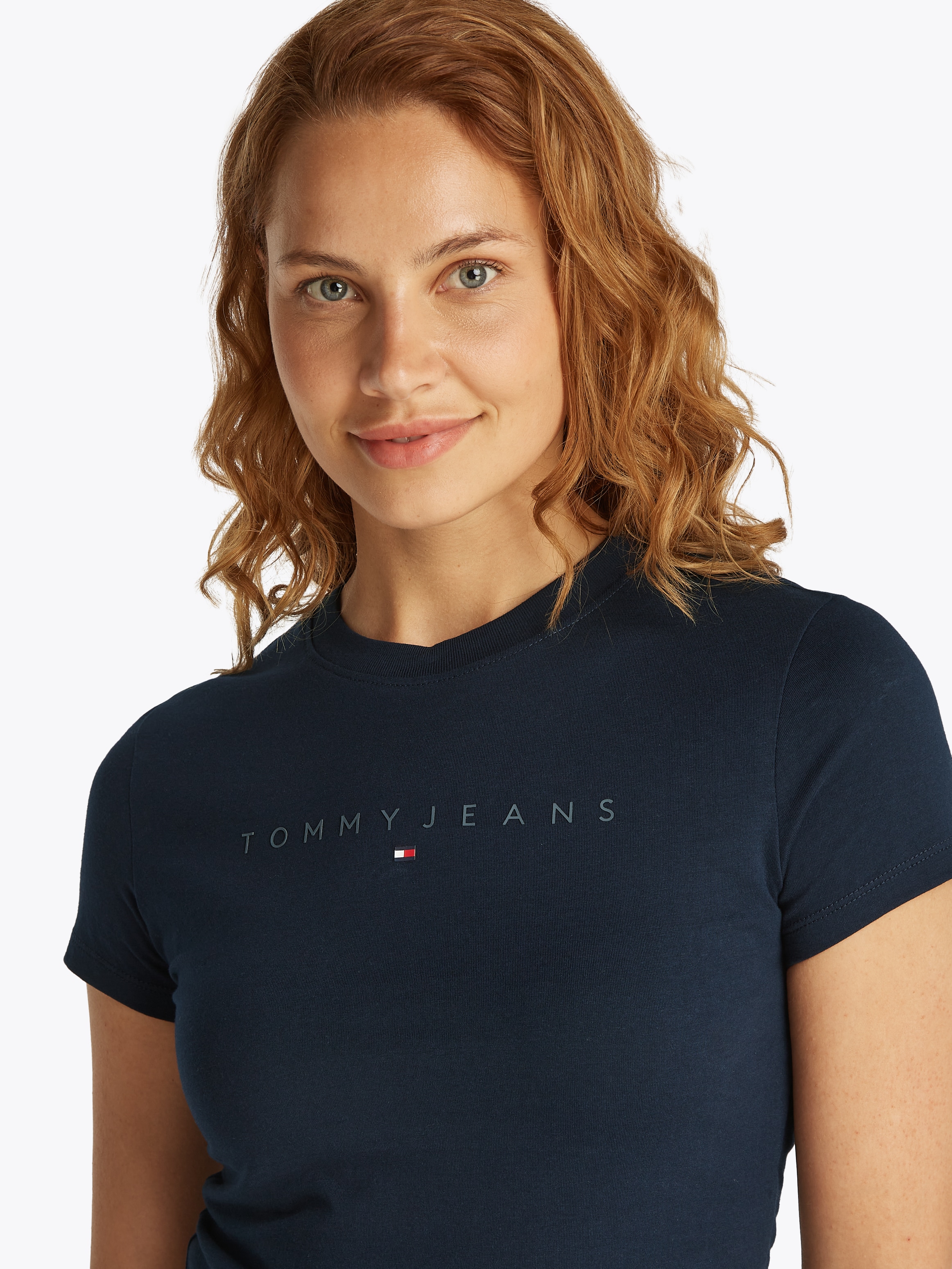 Tommy Jeans T-Shirt »TJW SLIM TONAL LINEAR TEE EXT«, mit Logoschriftzug