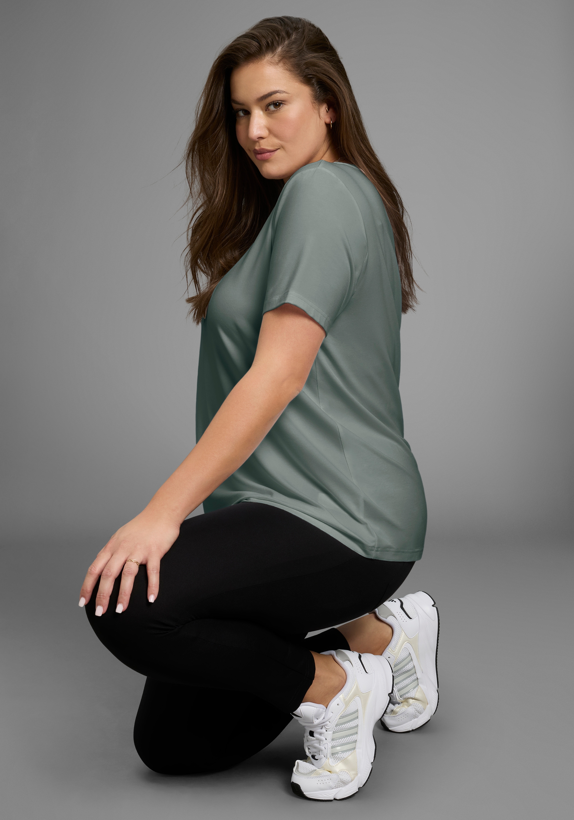 Laura Scott CURVE T-Shirt »Große Größen« mit V-Ausschnitt aus fließender Viskose