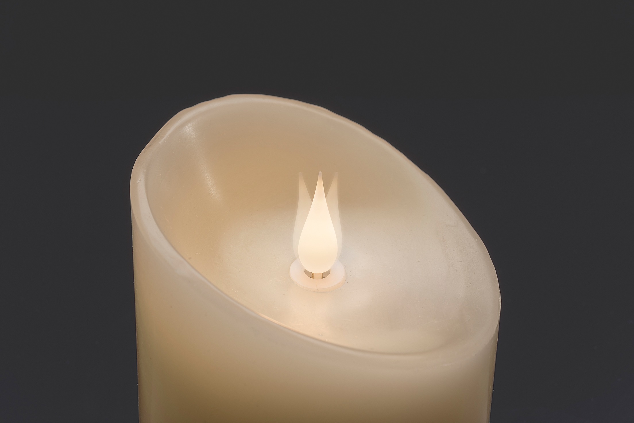 KONSTSMIDE LED-Kerze »Weihnachtsdeko«, LED Echtwachskerze, weiß, mit 3D  Flamme, Ø 7,5 cm, Höhe: 15,5 cm bequem kaufen