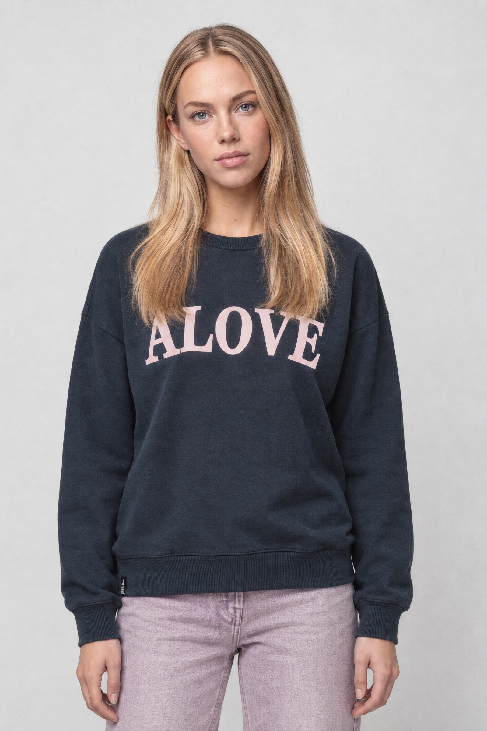 Alife & Kickin Sweatshirt , Brustprint ALOVE, Rippbündchen, überschnittene Schultern, Relaxed Fit
