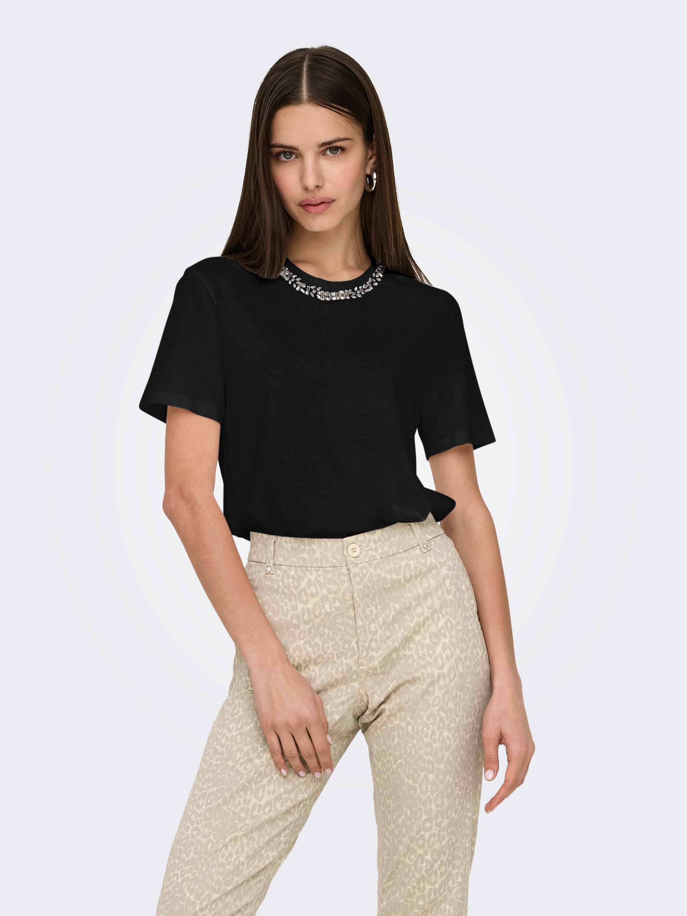 ONLY Kurzarmshirt »ONLPARKER S/S O-NECK BLING TOP BOX JRS« Materialmix, regular fit, Rundhals, mit Strass-Stein Detail