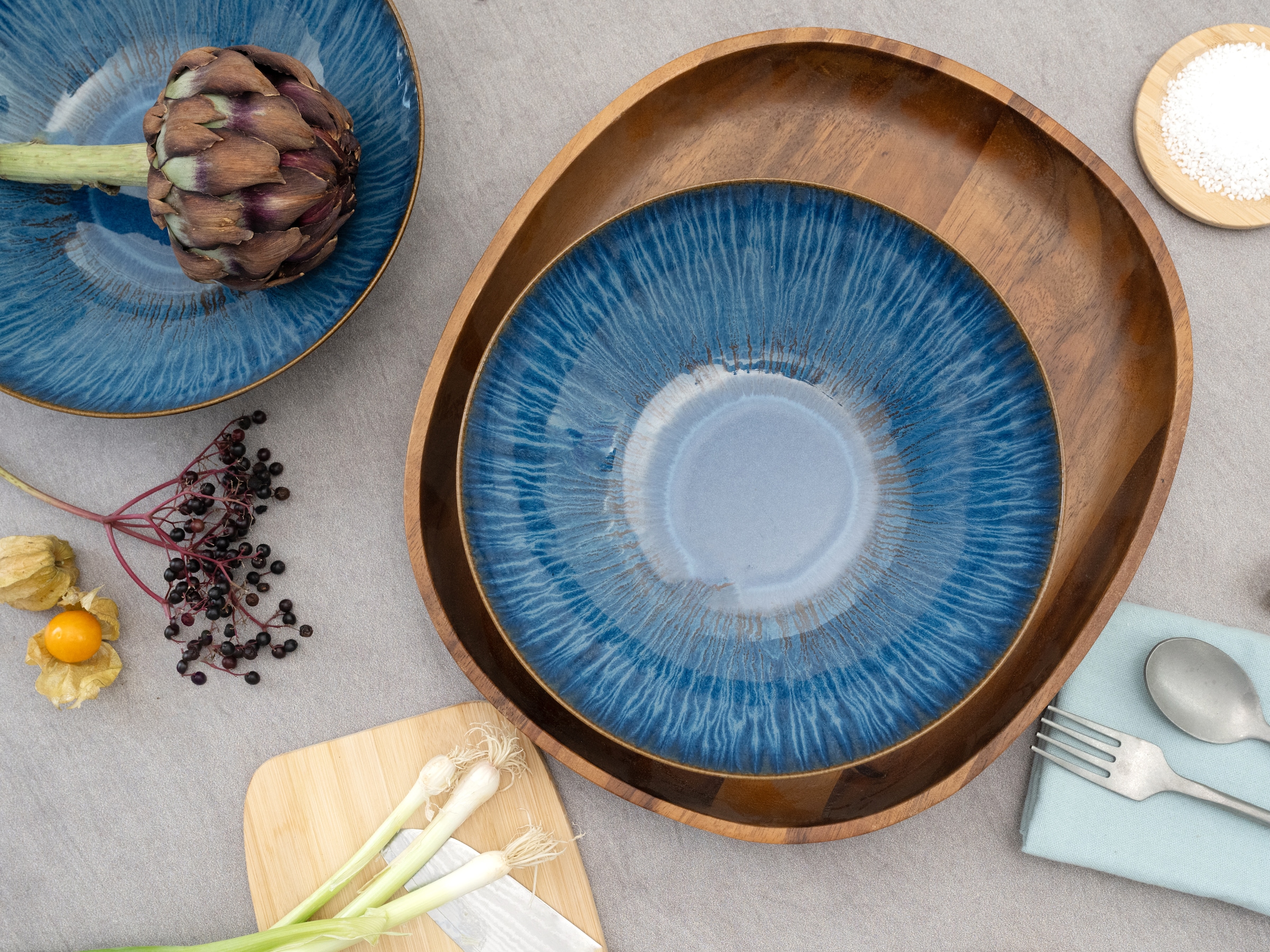 CreaTable Salatschüssel »Sea Breeze blau, Salatschüssel 24 cm 2er Set« 2 Stk. aus Steinzeug Reaktive intensiv leuchtende Spezialglasur