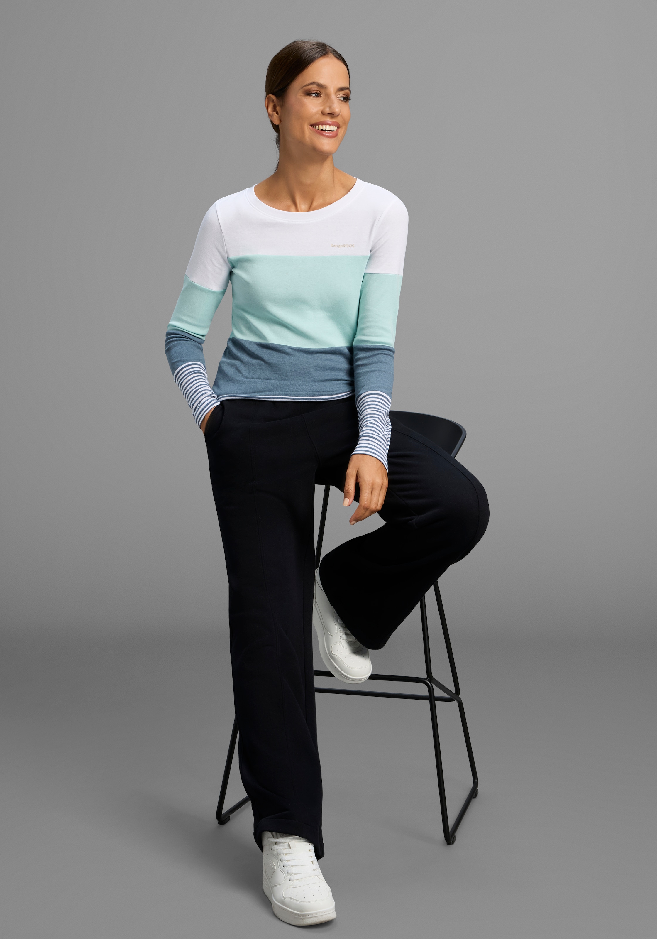 KangaROOS Longsleeve mit Langarm,  figurbetonte Passform,  Colourblocking-Optik