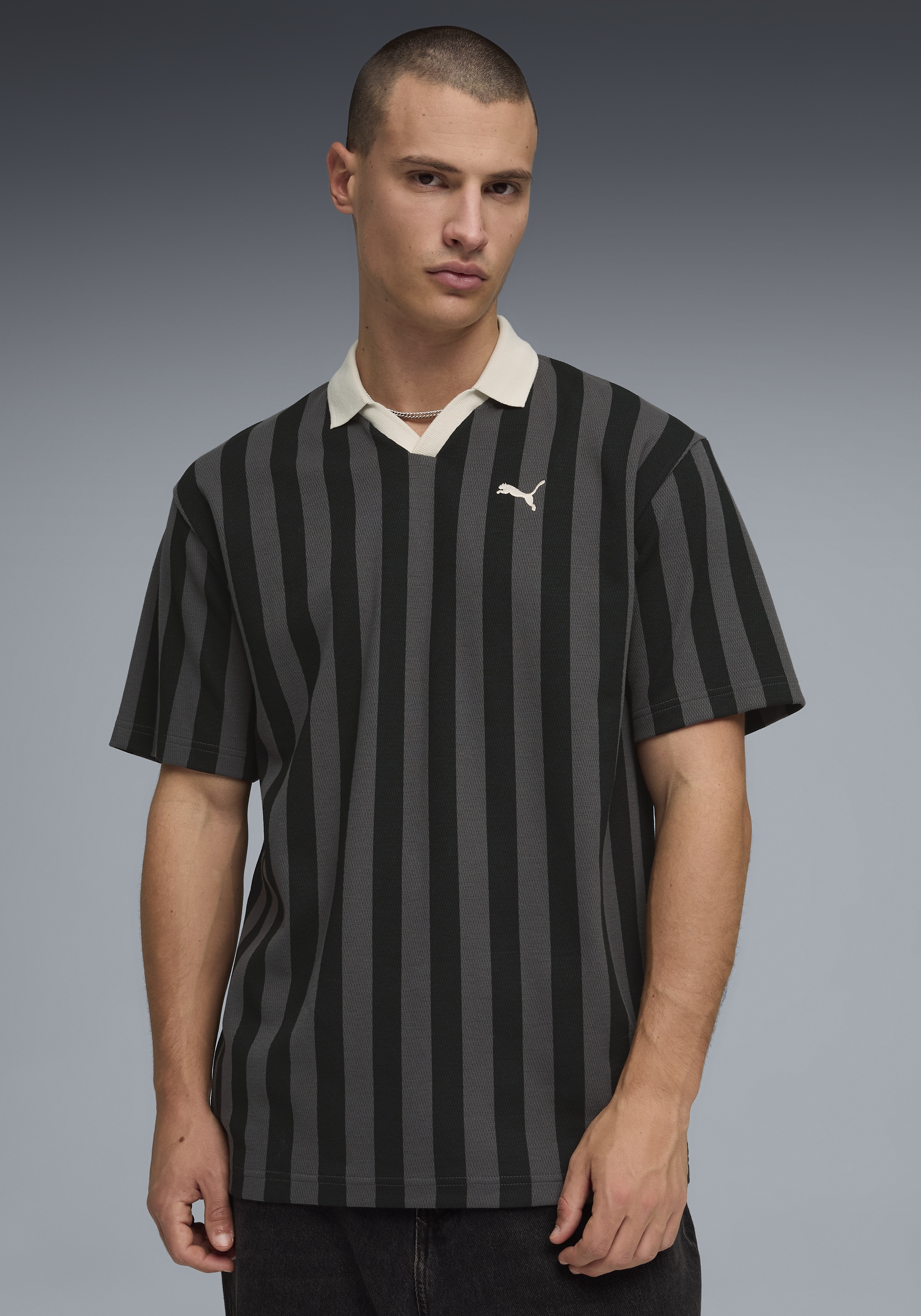 PUMA T-Shirt »CLASS RELAXED PINNACLE POLO« Kurzarm-Design, Rundhalsausschnitt, für aktive Erwachsene