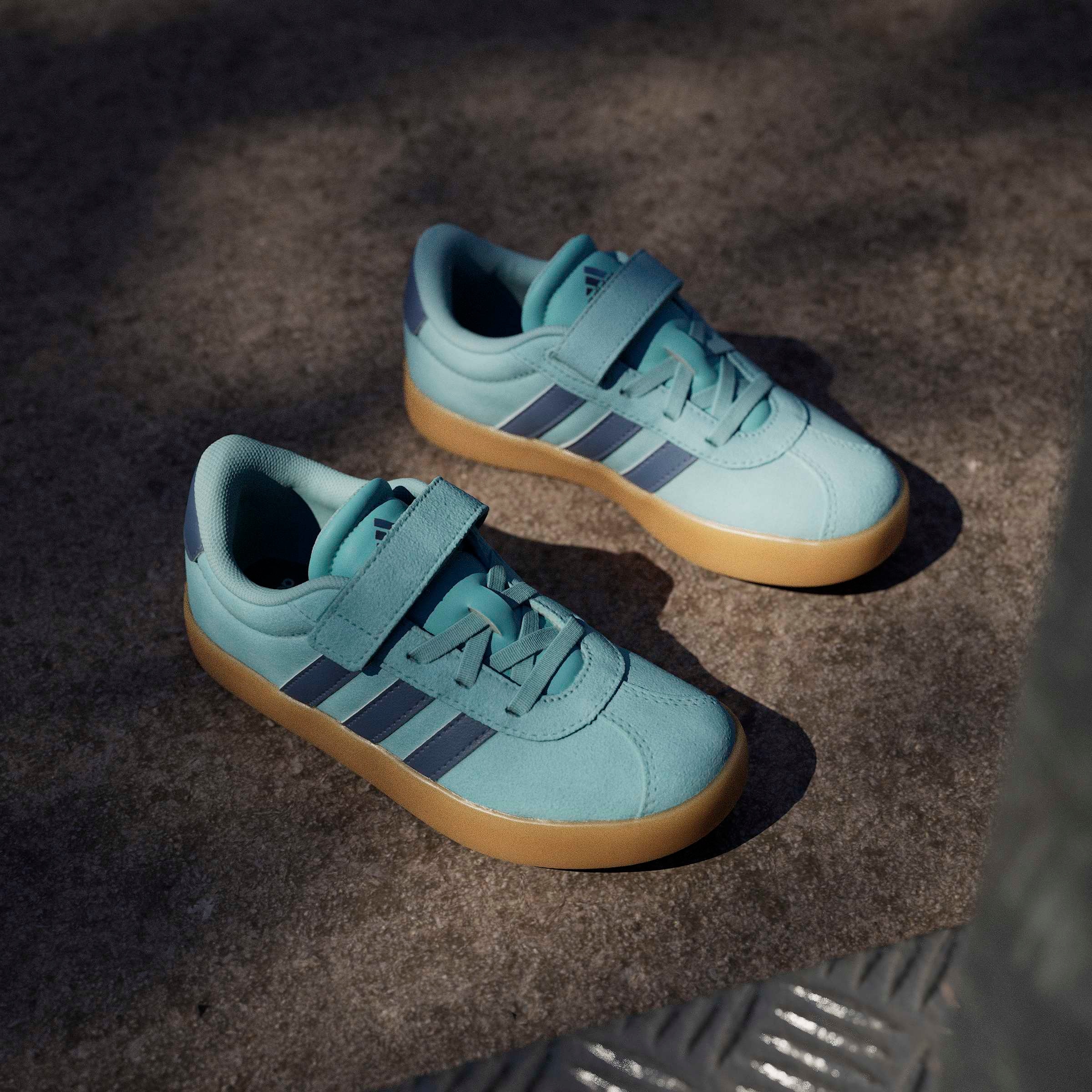 adidas Sportswear Sneaker »VL COURT 3.0«  inspiriert vom Design des adidas samba, für Kinder & Jugendliche