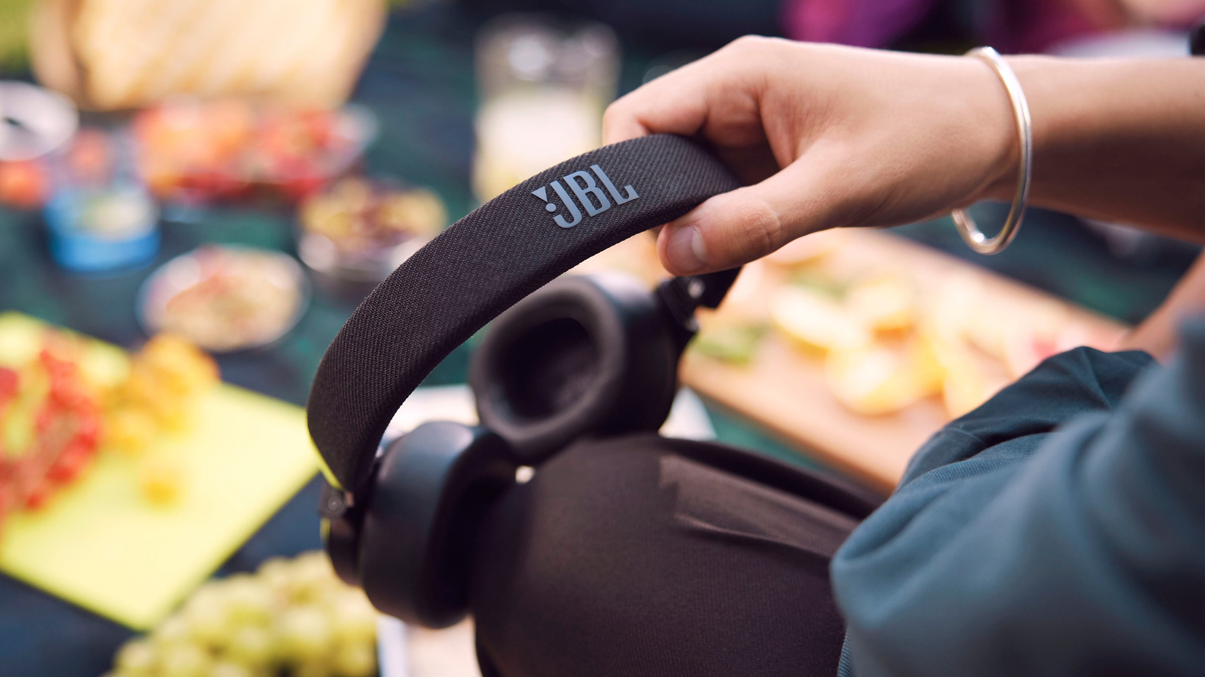 JBL Kopfhörer »LIVE 670NC«, Bluetooth On-Ear-Kopfhörer