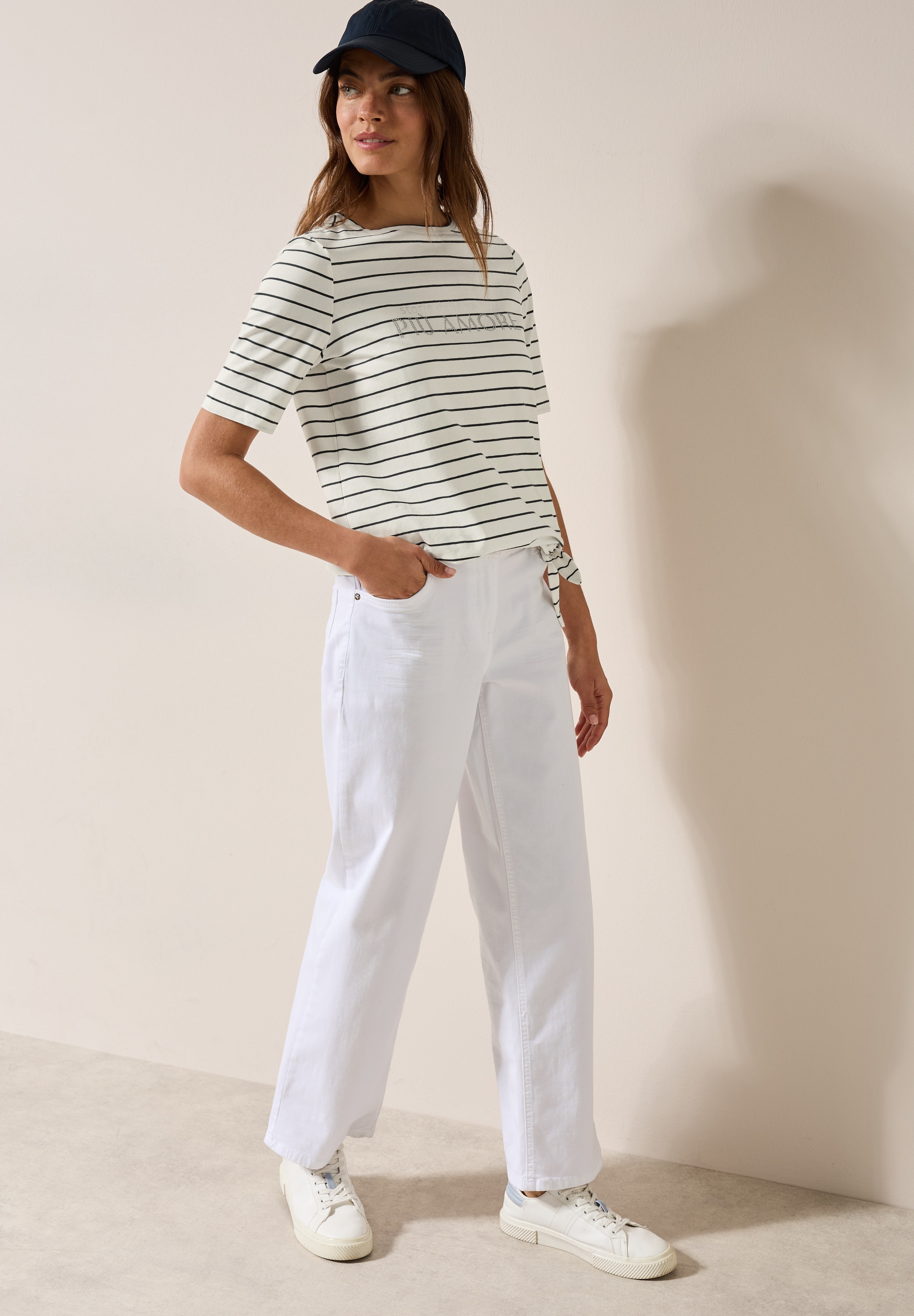 Cecil mit Schriftzug