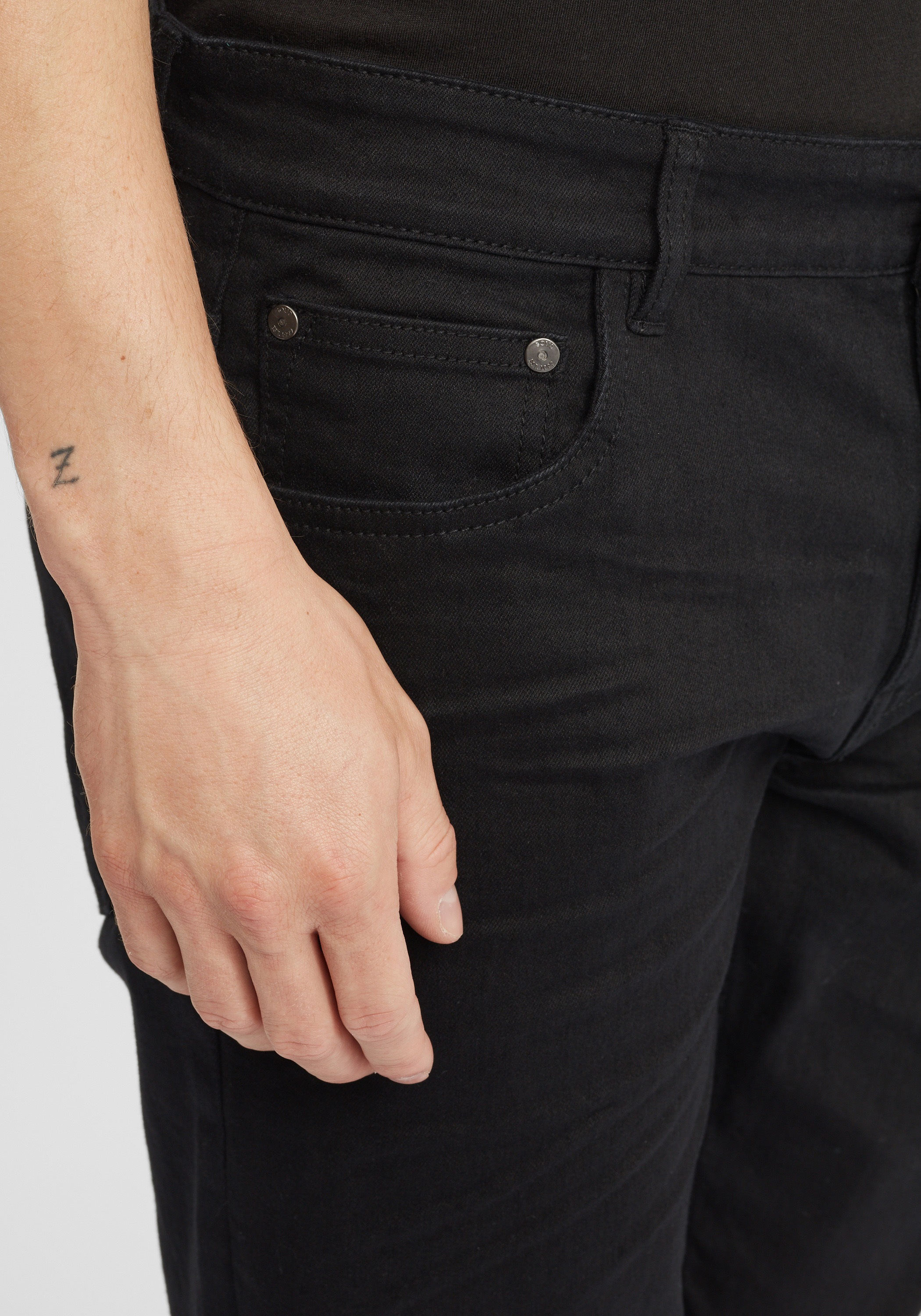 !Solid Bequeme Jeans »Jeans SDFynn«