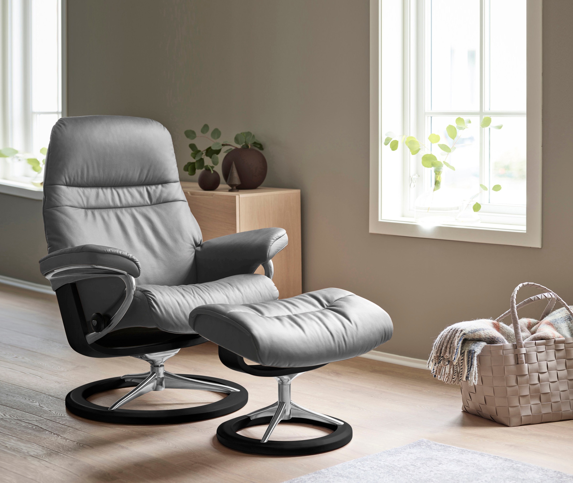 Stressless® Relaxsessel »Sunrise«, (Set, Relaxsessel mit Hocker), mit Signature Base, Größe S, Gestell Schwarz
