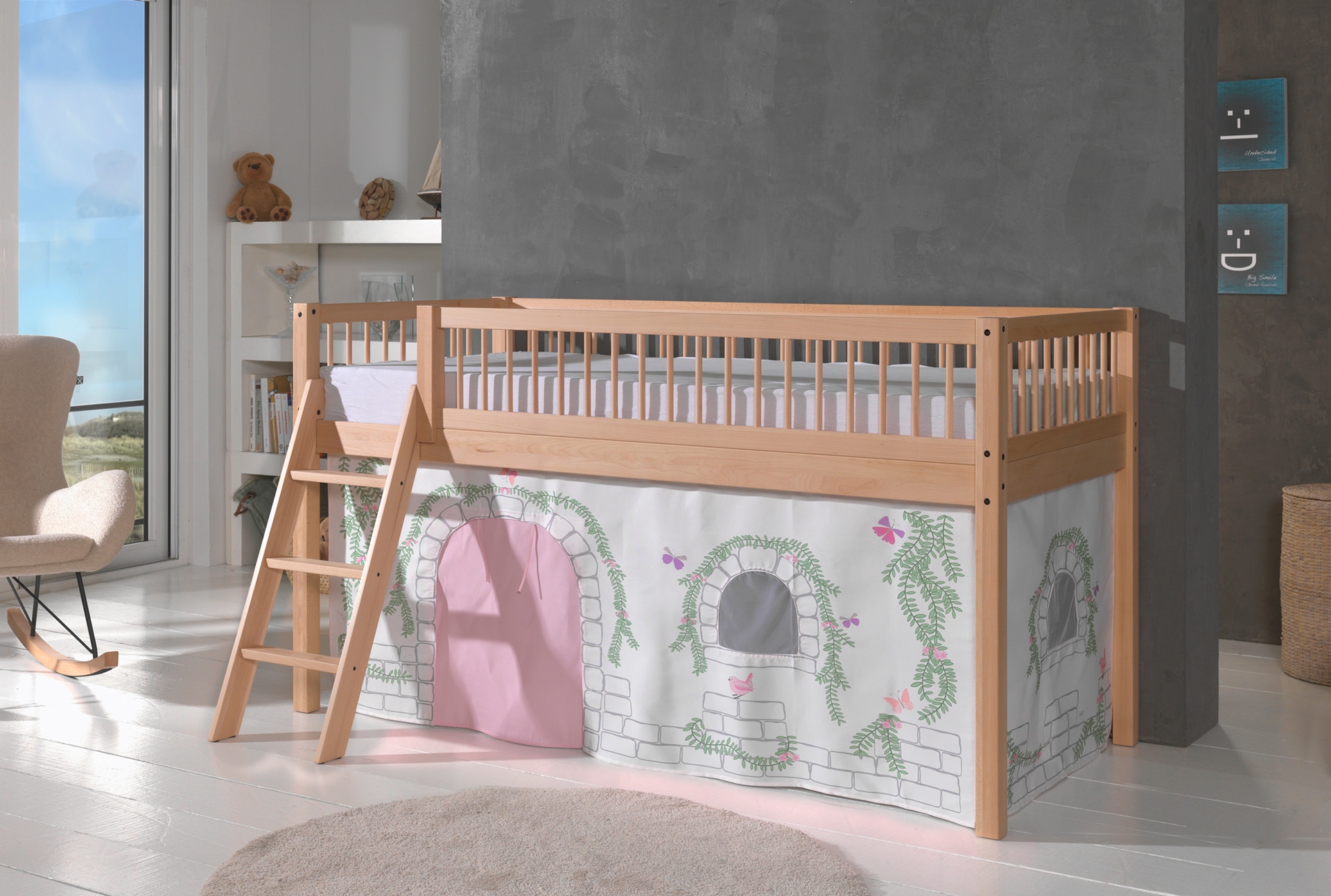 Vipack Spielbett »Forrest, Absturzschutz mit Sprossen-Optik, Pfostenstärken ca. 50x50mm« Buche natur lackiert, stabil und hochwertig gebaut, inkl. Lattenrost,  90/200 cm, Spielbereich unter dem Bett, 2 Textil-Set´s zur Wahl