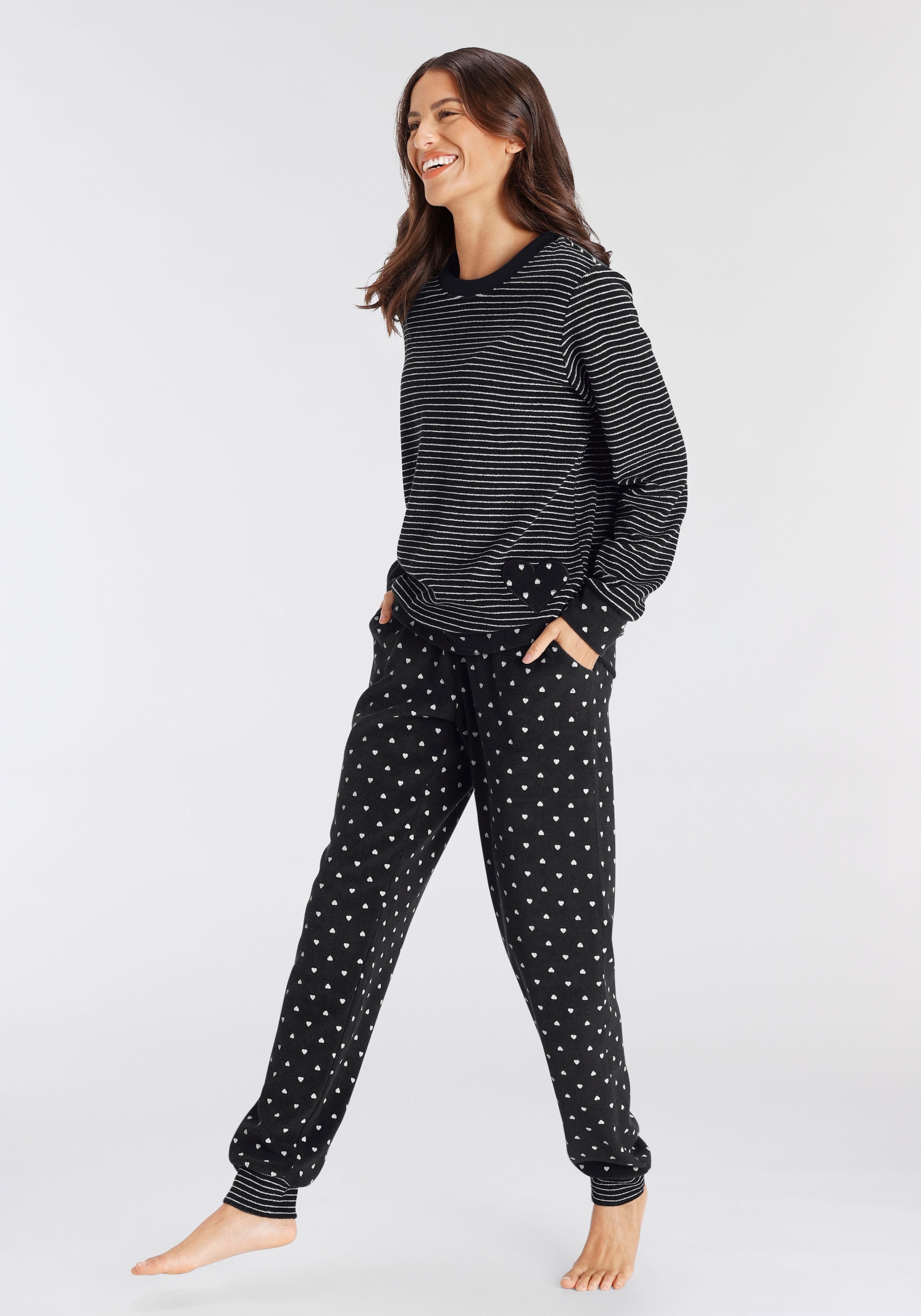 Vivance Dreams Pyjama, (2 tlg.), aus weichem Frottée mit Streifen und Herzen