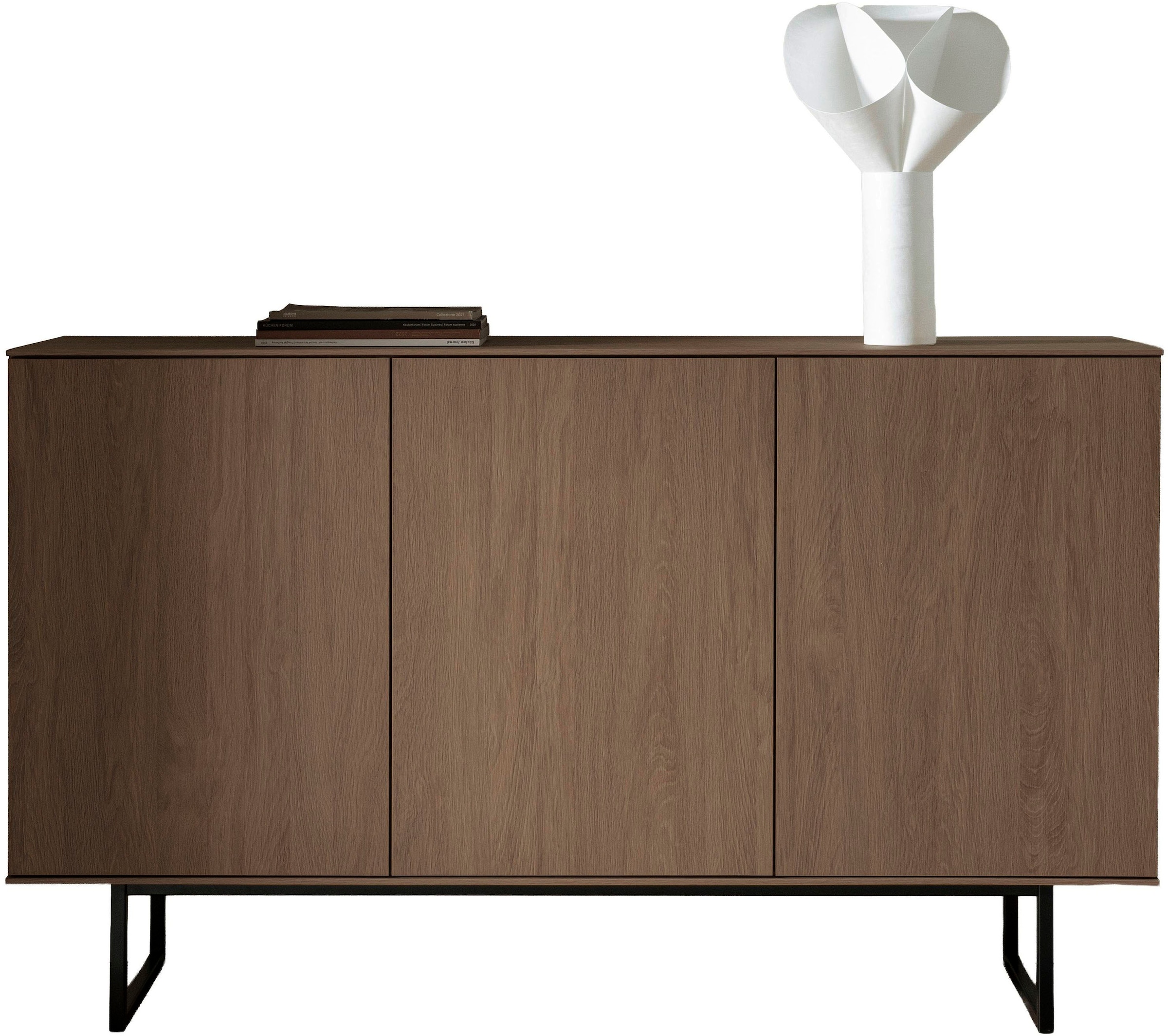 Home affaire Sideboard »Lund, moderner Schrank, Kommode mit Kufengestell« optisch dünner Oberboden, hochwertige Optik, ausreichend Stauraum