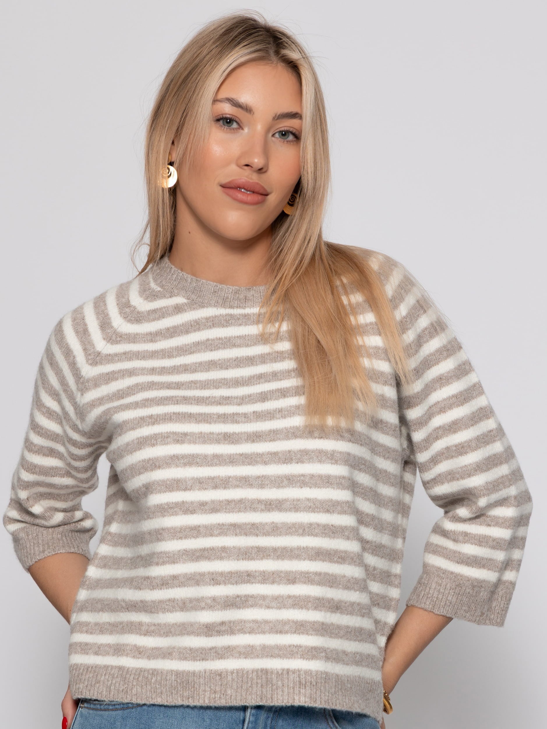 SASSYCLASSY Strickpullover »Gestreiftes Strickoberteil« Weicher Pullover mit halblangen Ärmeln und Rundhalsausschnitt