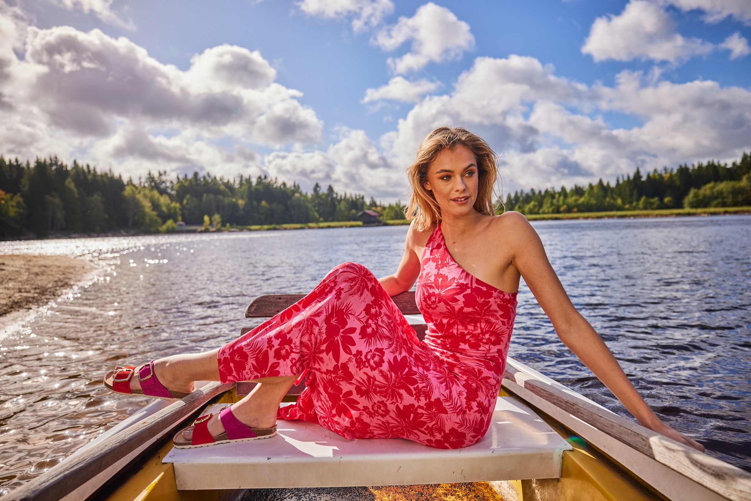 Aniston CASUAL Sommerkleid in modischer One-Shoulder-Form - NEUE KOLLEKTION